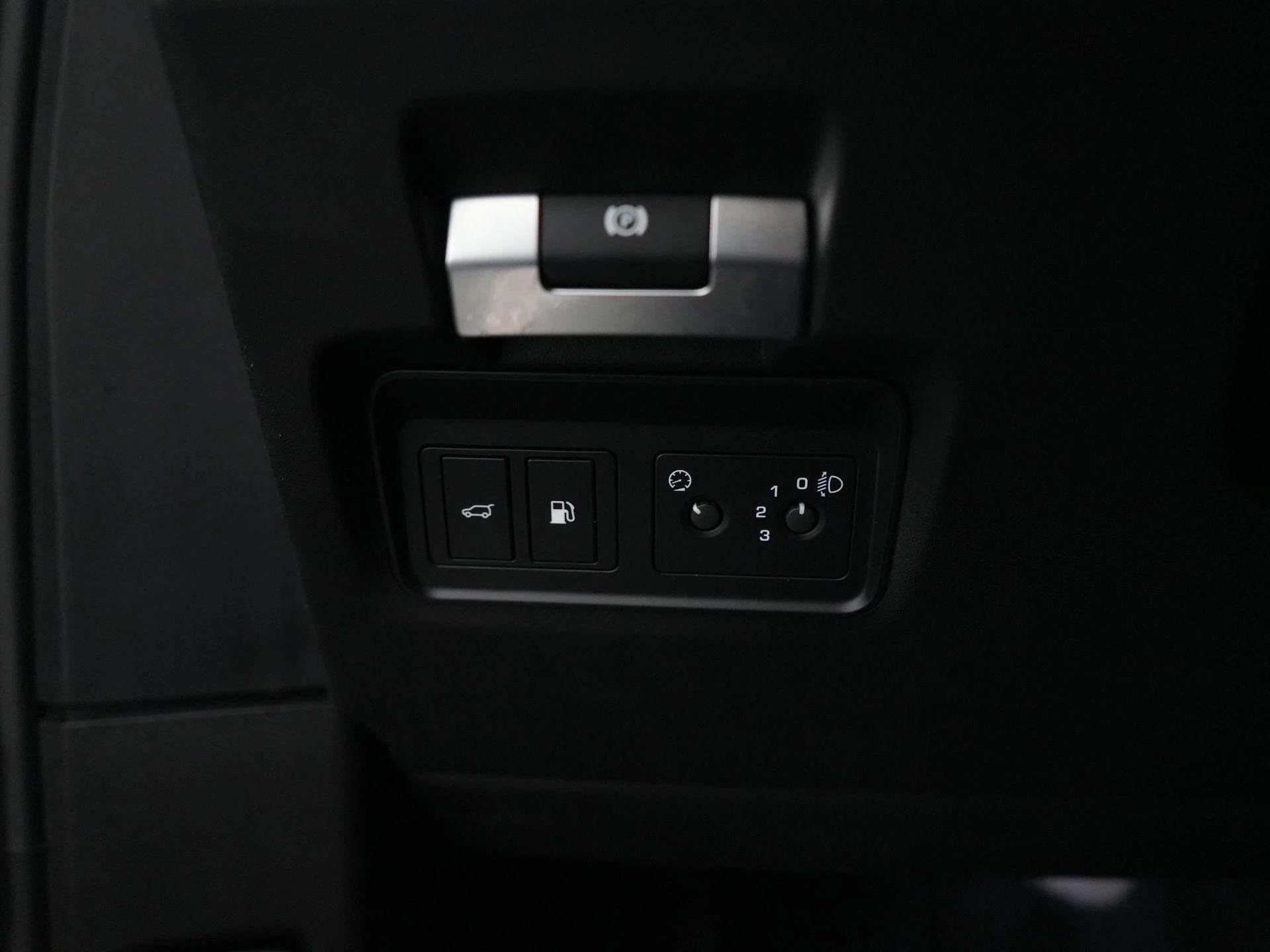 Land Rover-Range Rover Evoque-image-16