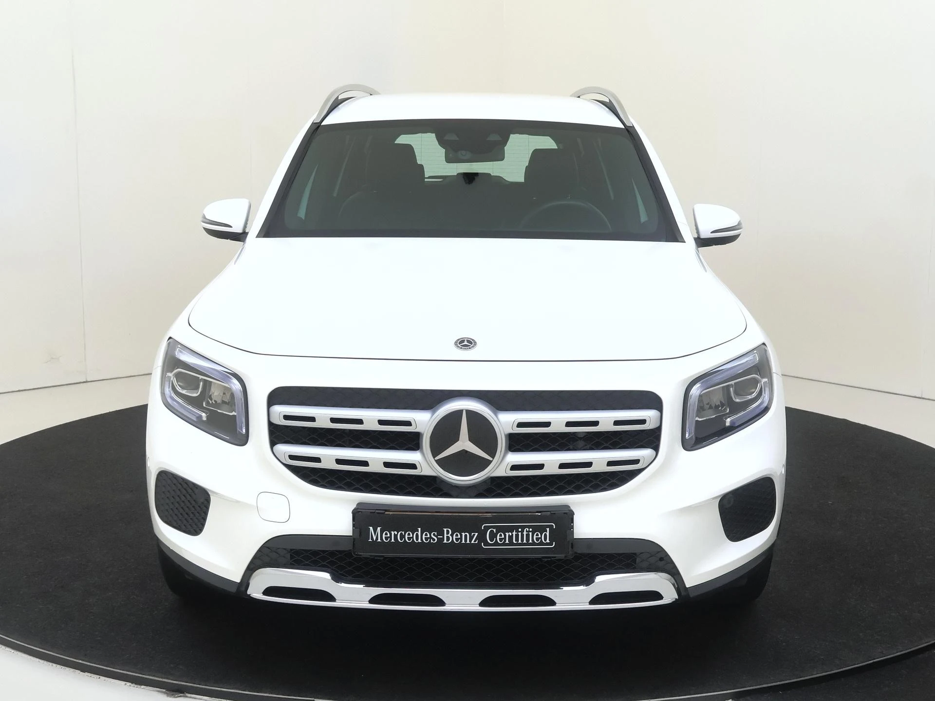 Mercedes-Benz-GLB-image-5