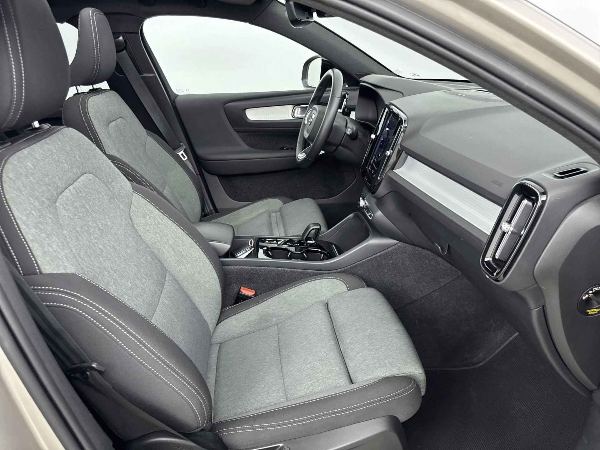 Volvo XC40 T4 Recharge Plus Dark