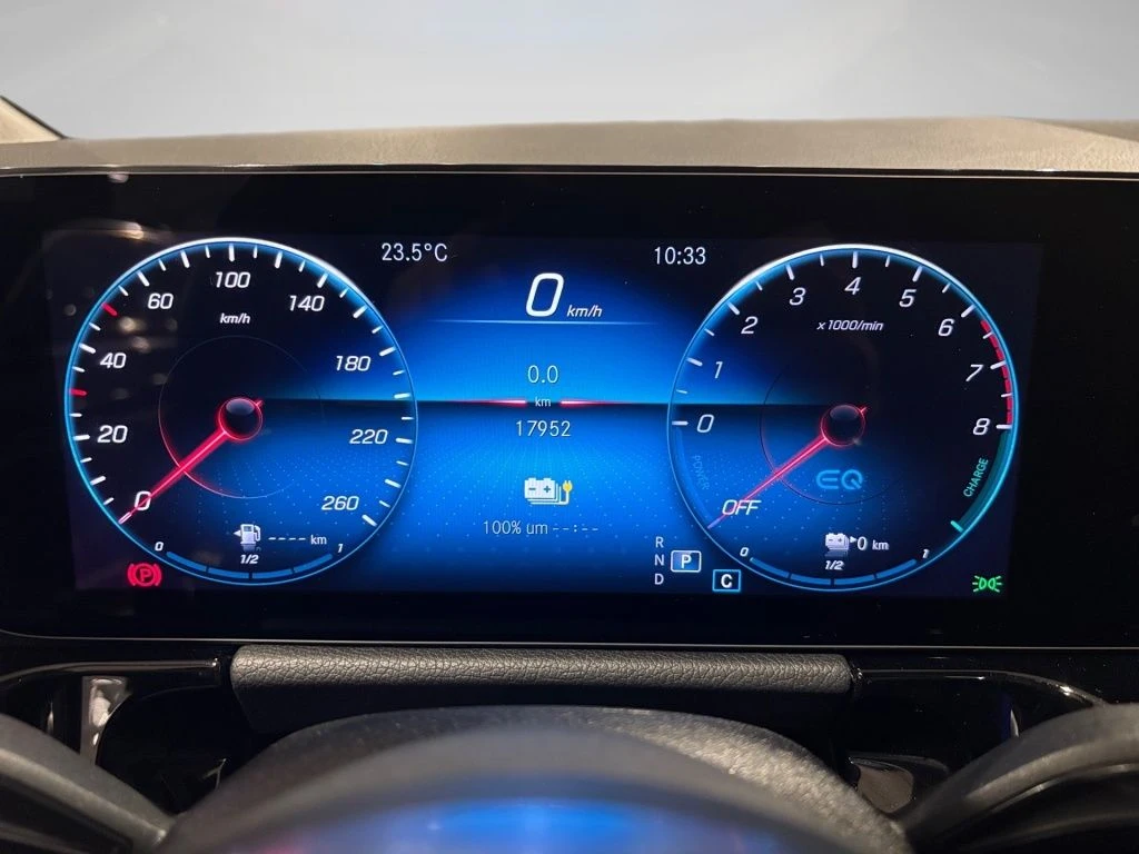 Mercedes-Benz-GLA 250 e-image-6