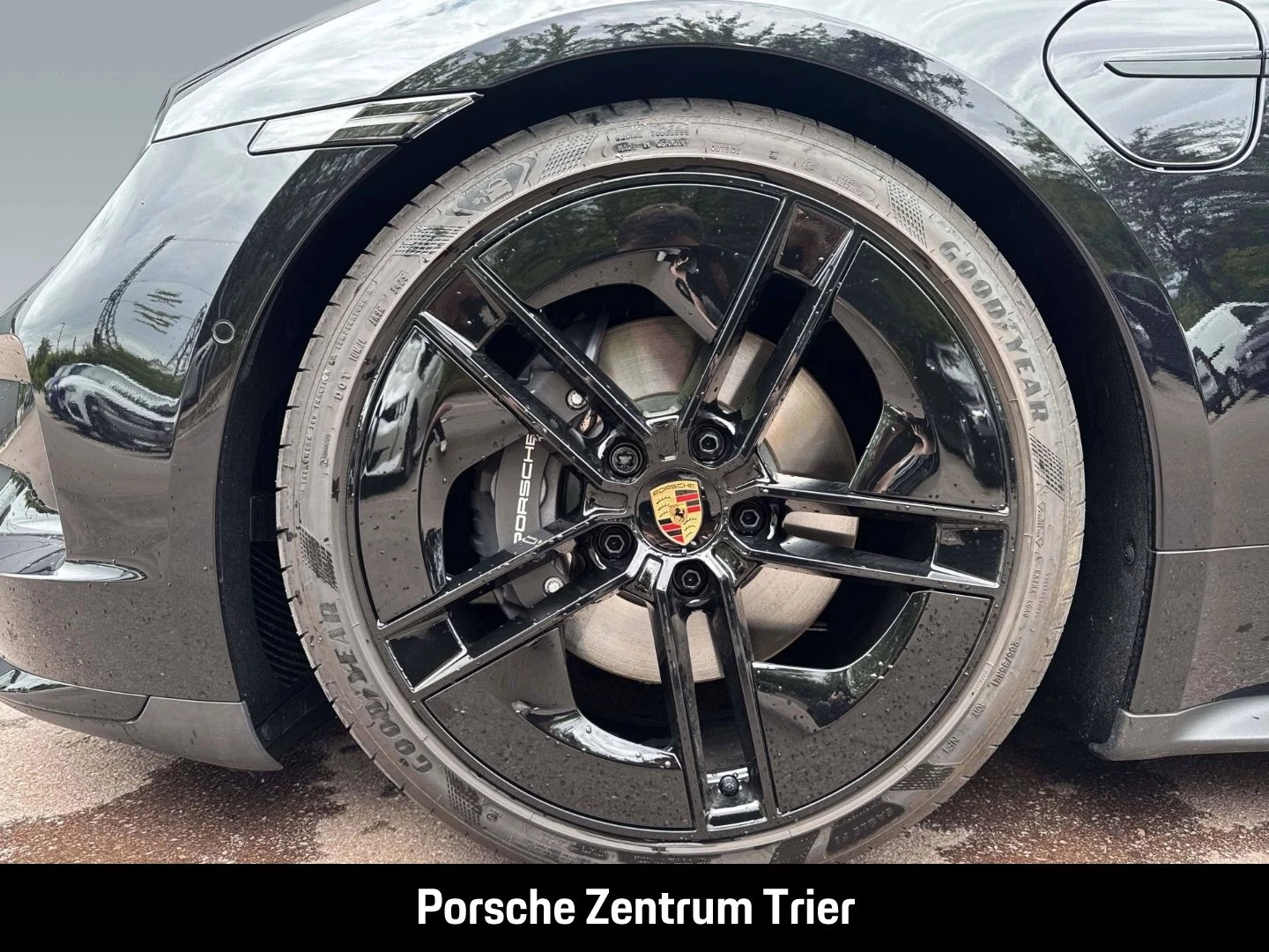 Porsche Taycan Sport Turismo Black Edition HA-Lenkung black edition