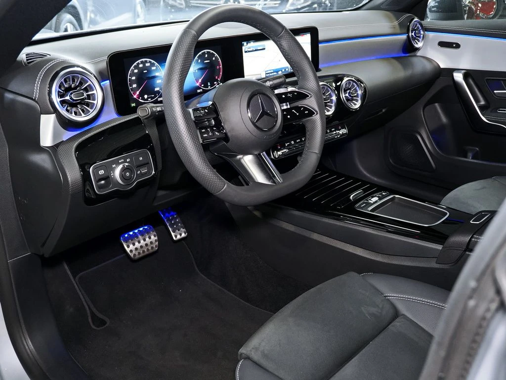 Mercedes-Benz-CLA 200 d-image-8