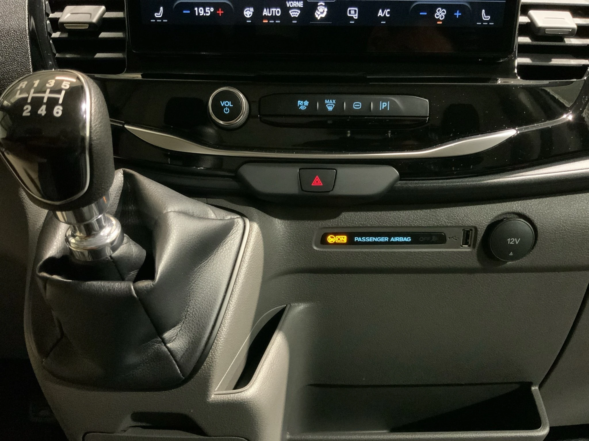 Ford-Transit-image-12