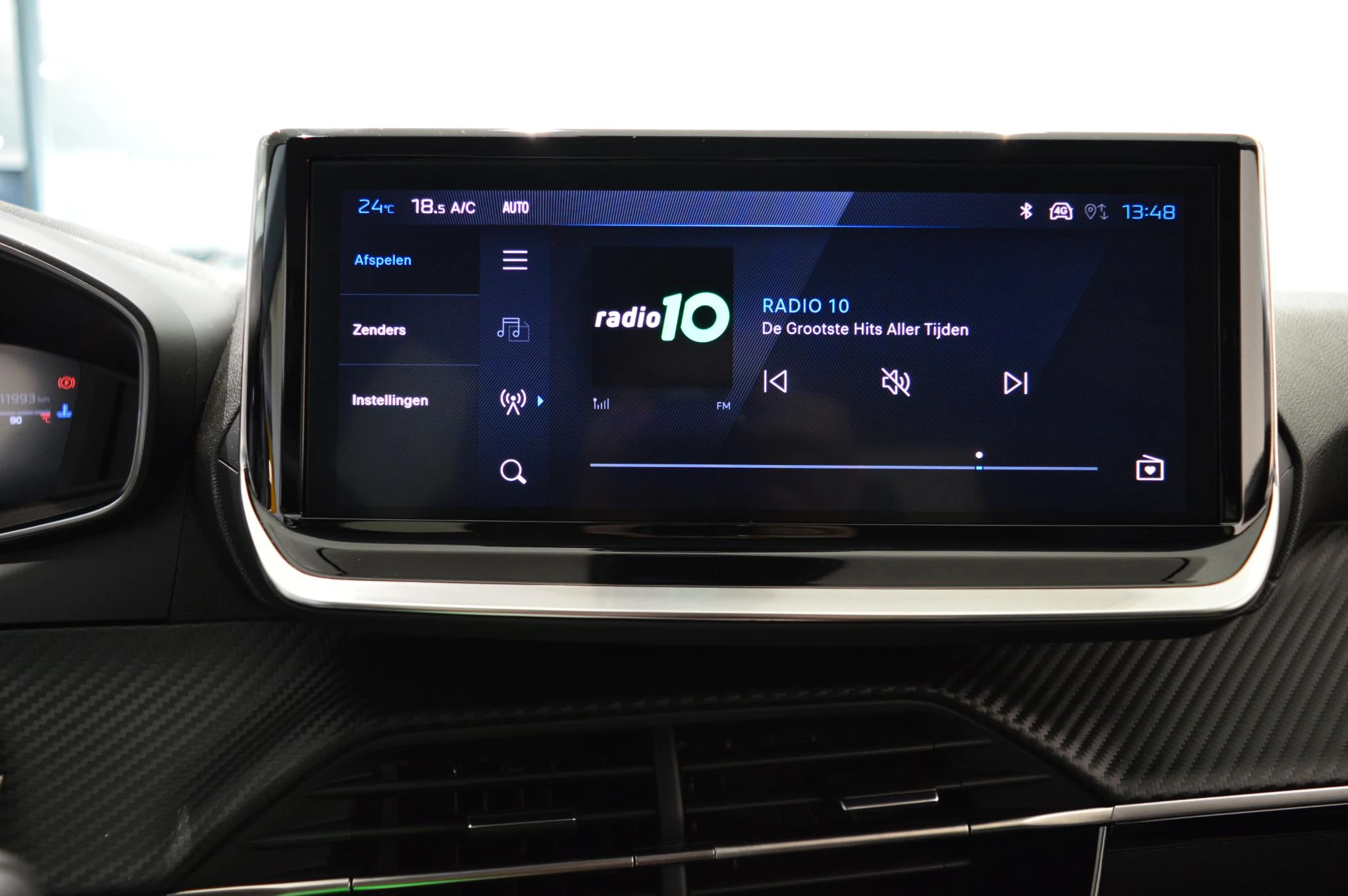 Peugeot-208-image-20