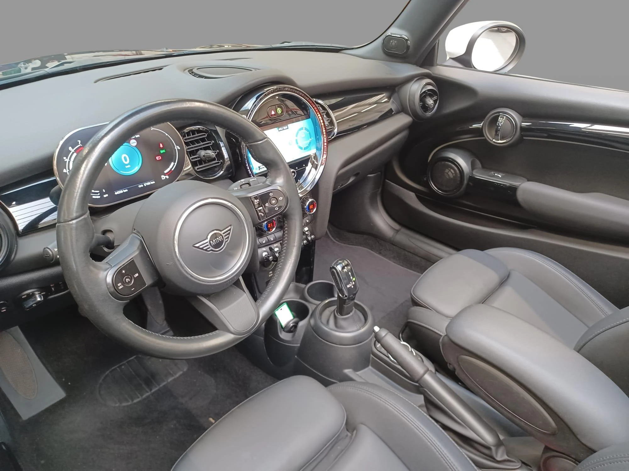 MINI-Cooper Cabrio-image-14