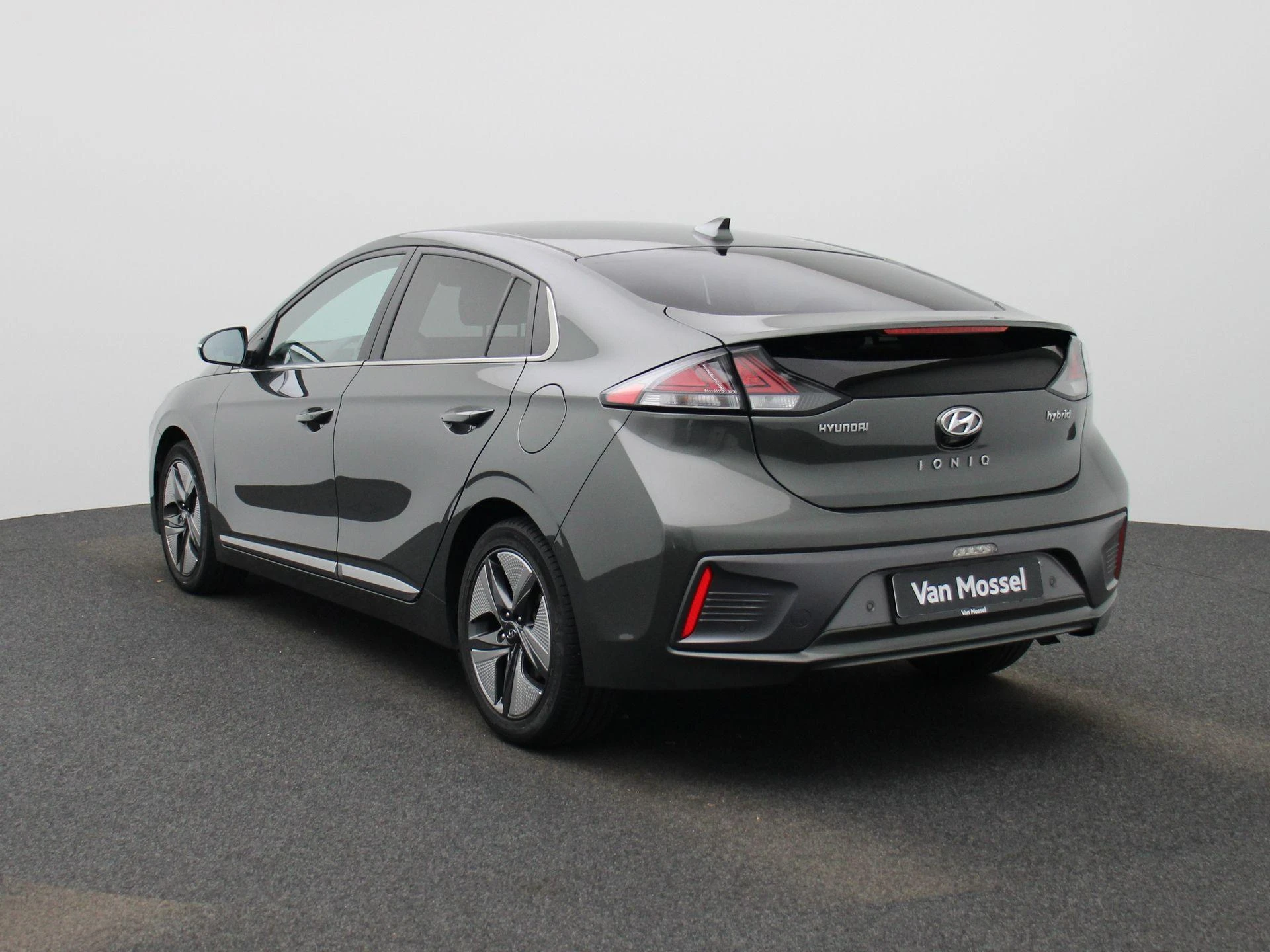 Hyundai-IONIQ-image-1