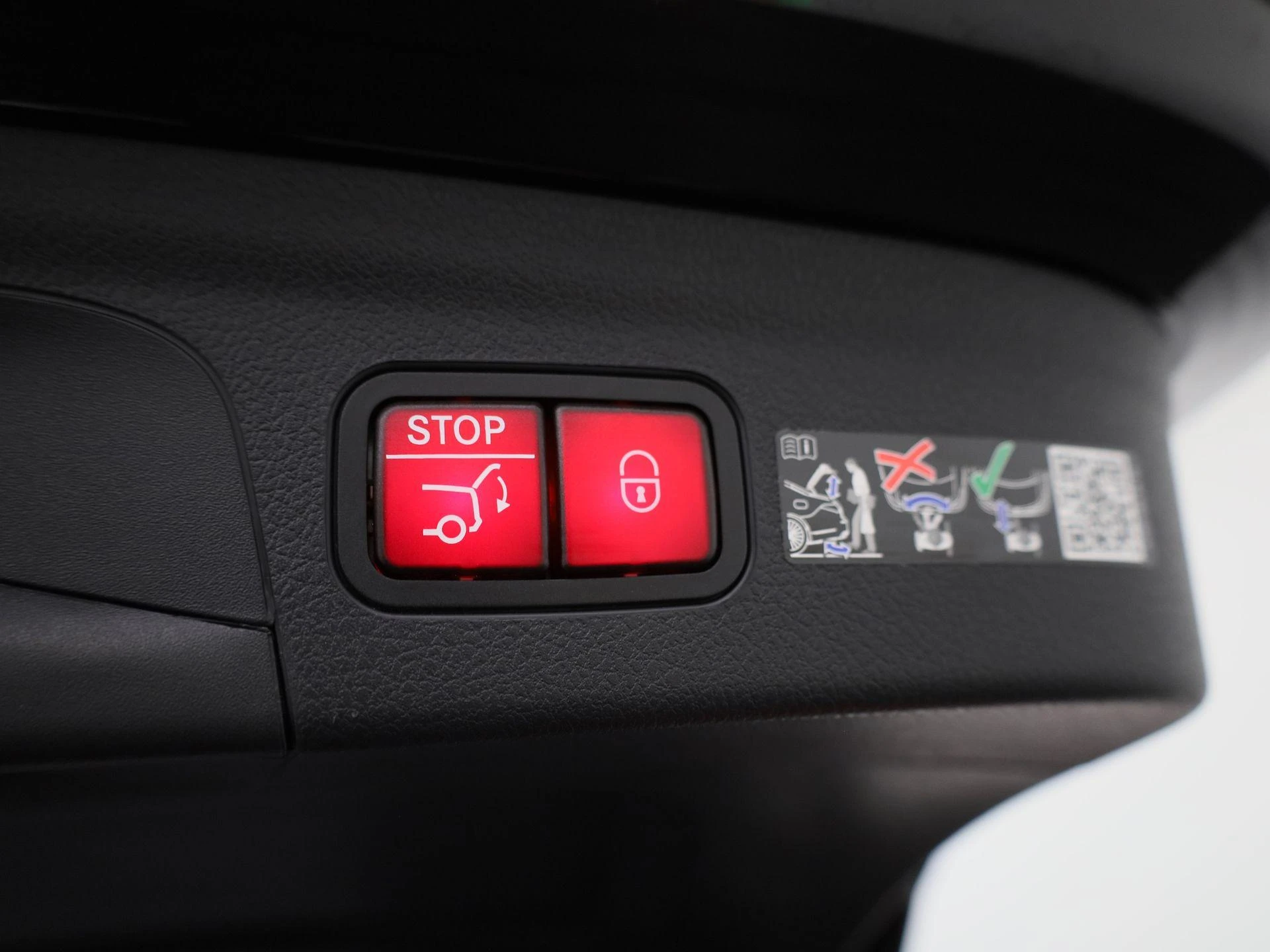 Mercedes-Benz-GLE-image-11