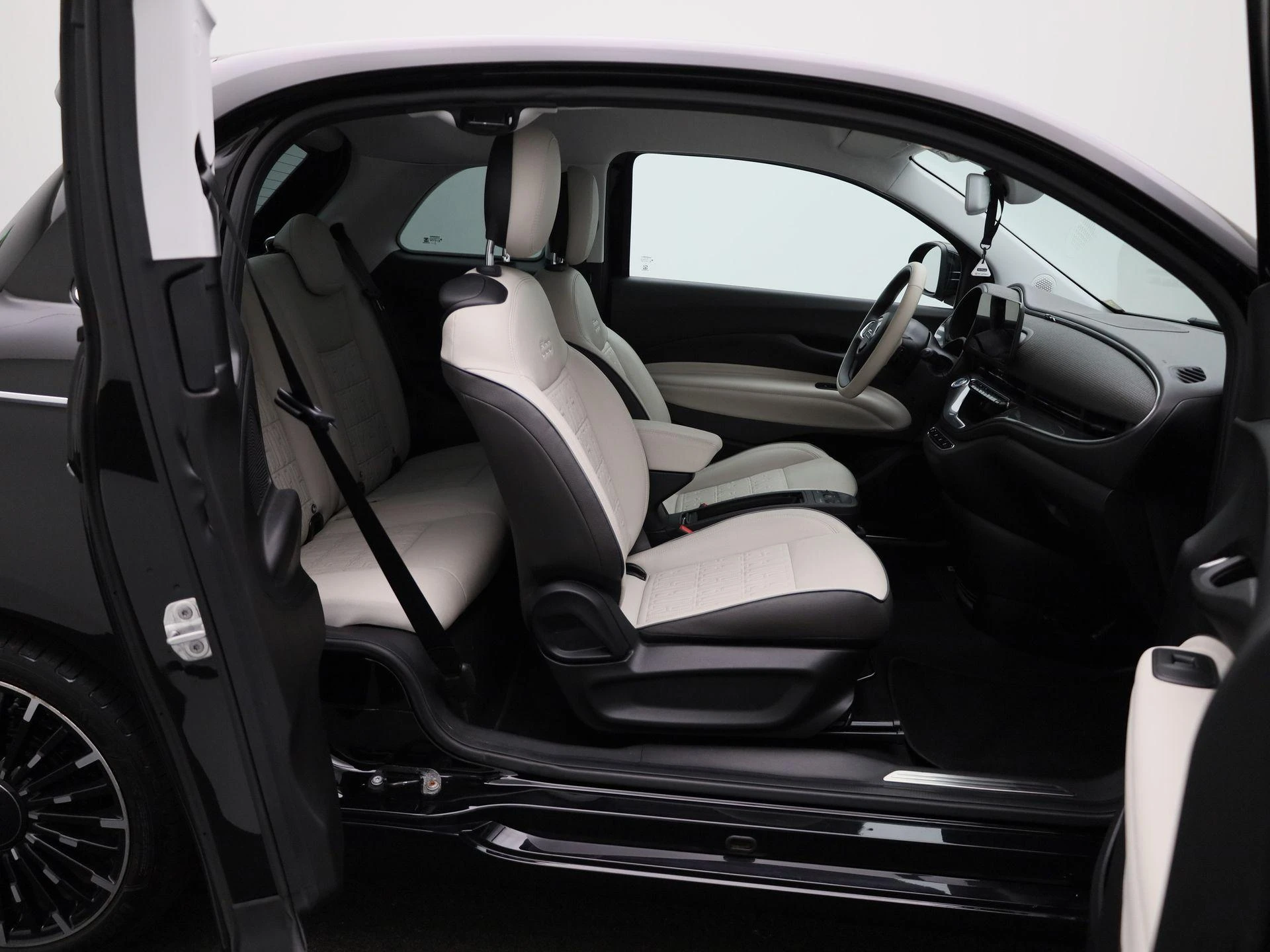 Fiat-500e-image-31