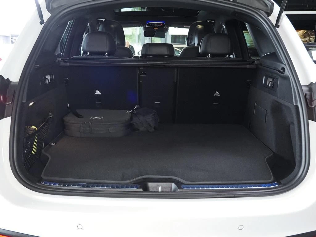 Mercedes-Benz-GLC 300 de-image-19