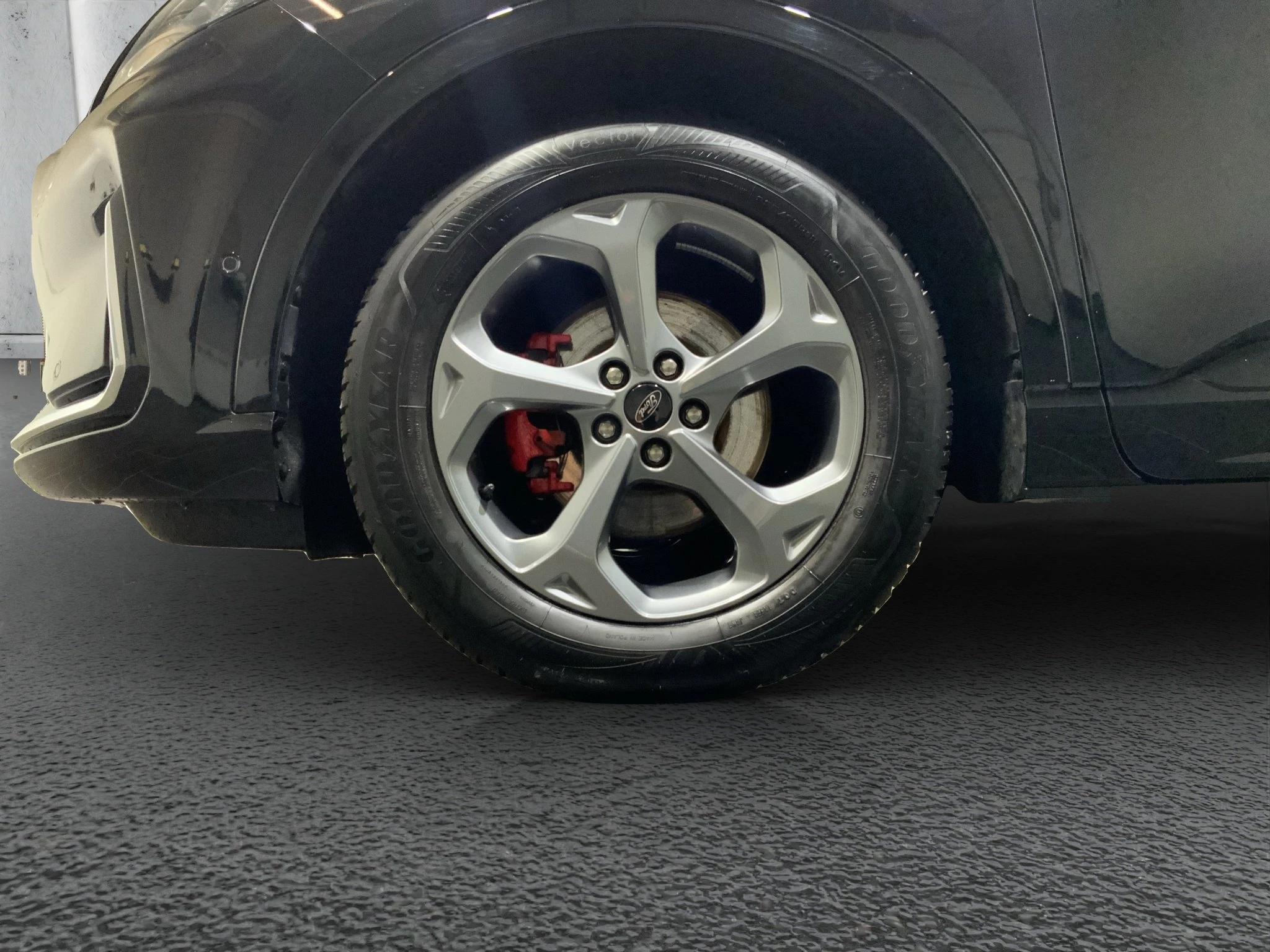 Ford Kuga ST-Line X Aut.*PANO*AHK*360GRAD*LED-MATRIX*NAVI*GRA*WINTER-PKT.