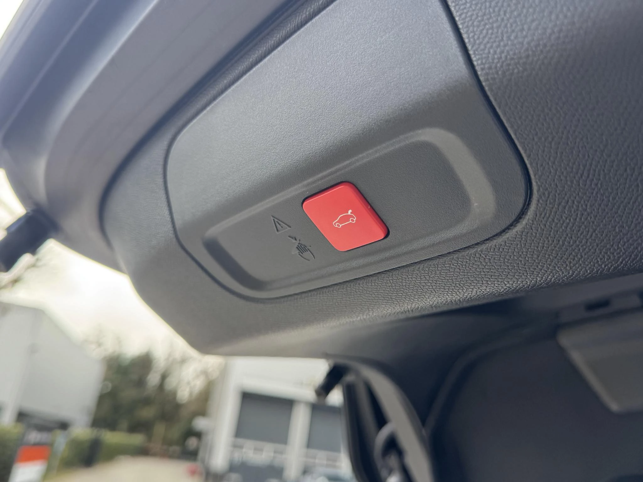 Peugeot-408-image-12