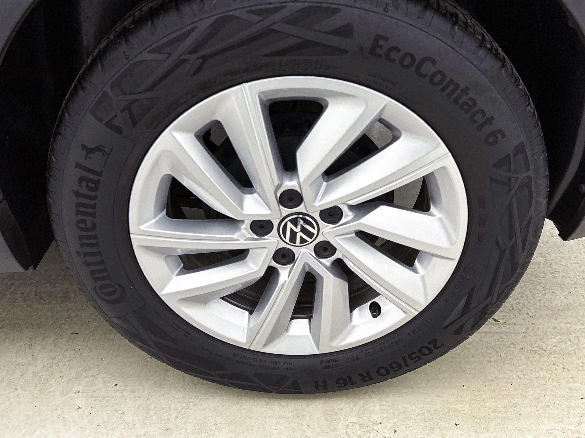 Volkswagen-T-Cross-image-30
