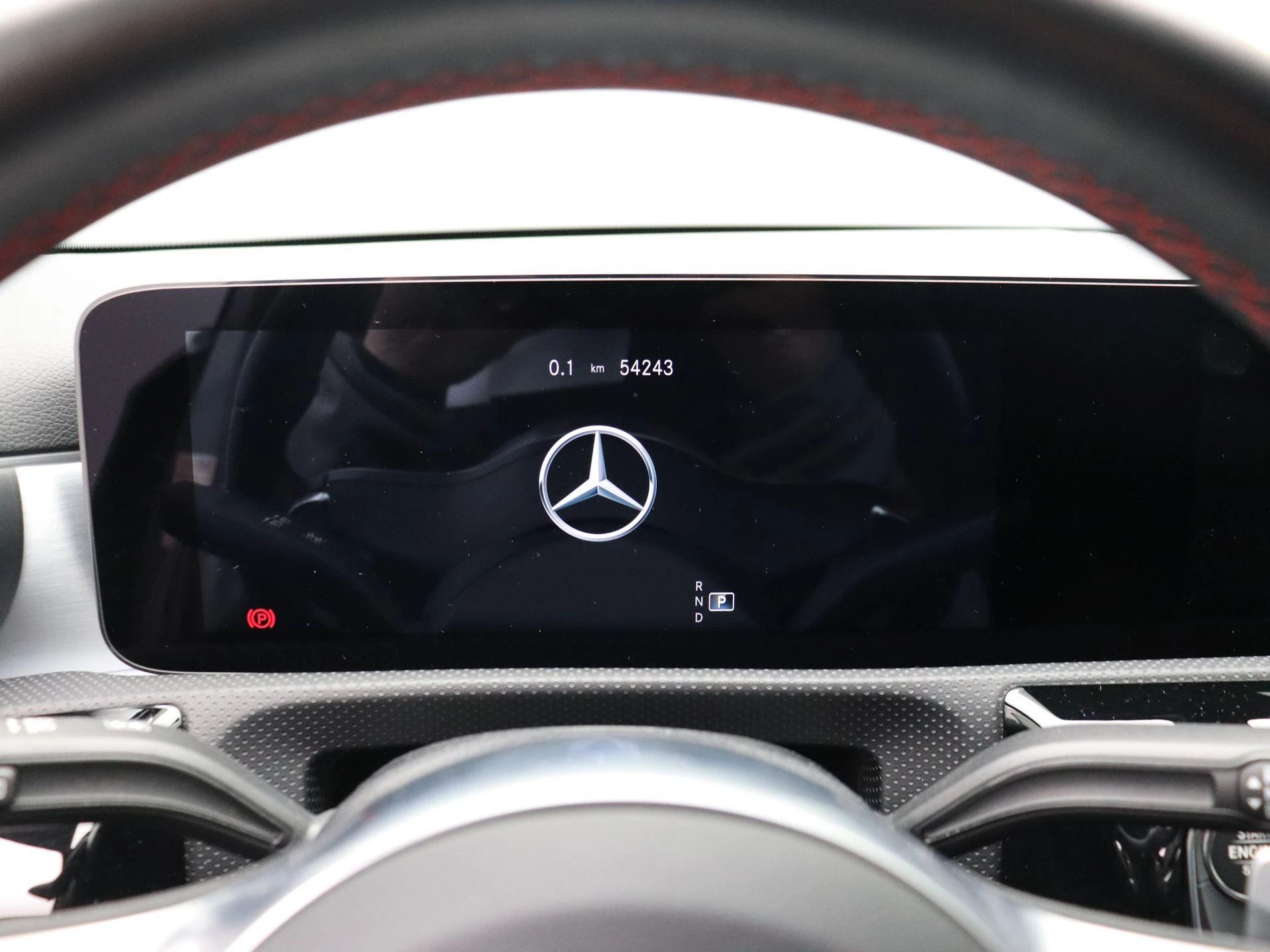 Mercedes-Benz A-Klasse 180 + AMG LINE + LED + CAMERA +