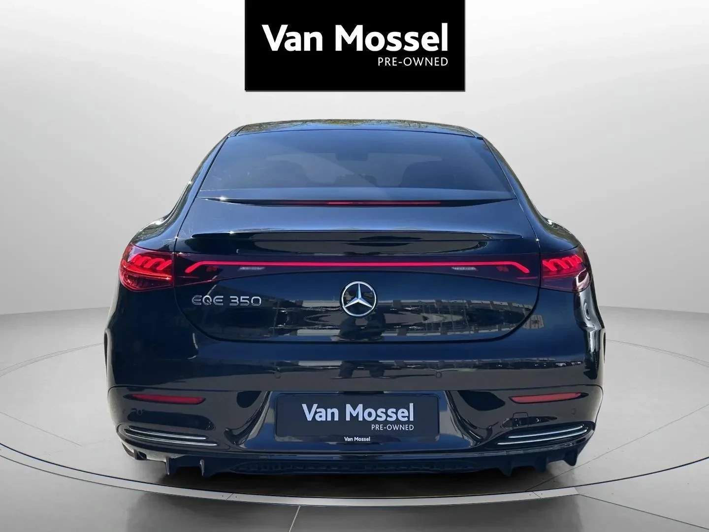 Mercedes-Benz-EQE-image-5