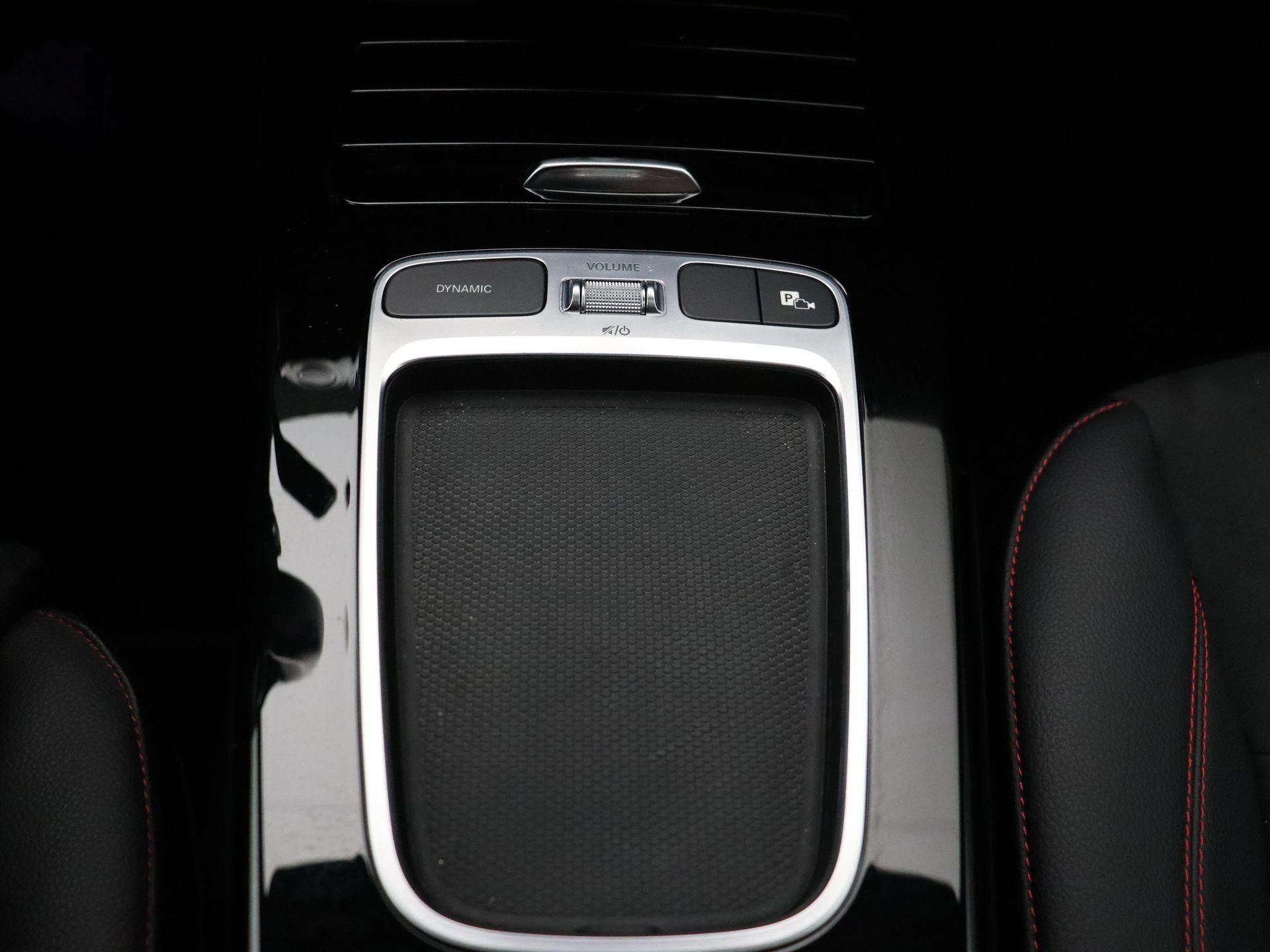 Mercedes-Benz-A-Klasse-image-20