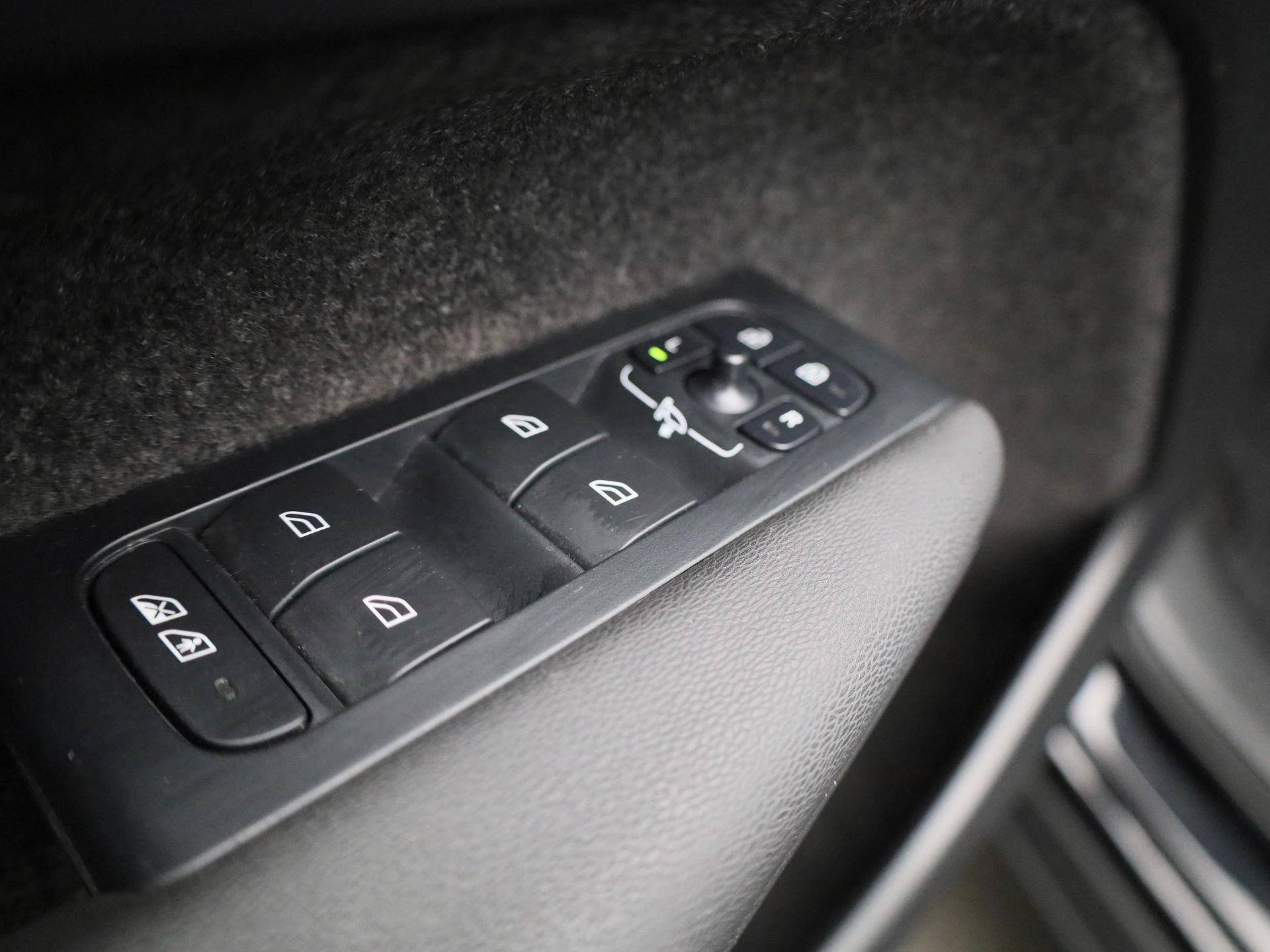 Volvo-XC40-image-26
