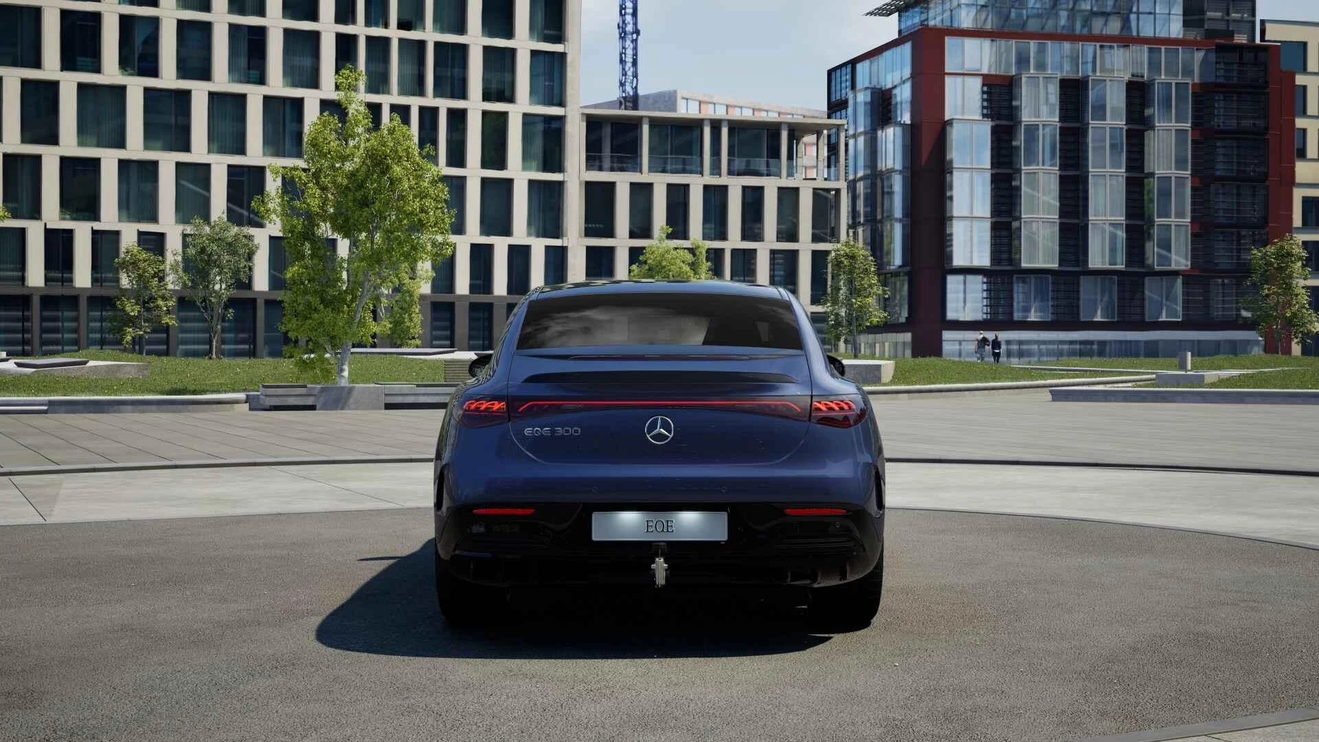 Mercedes-Benz-EQE-image-5