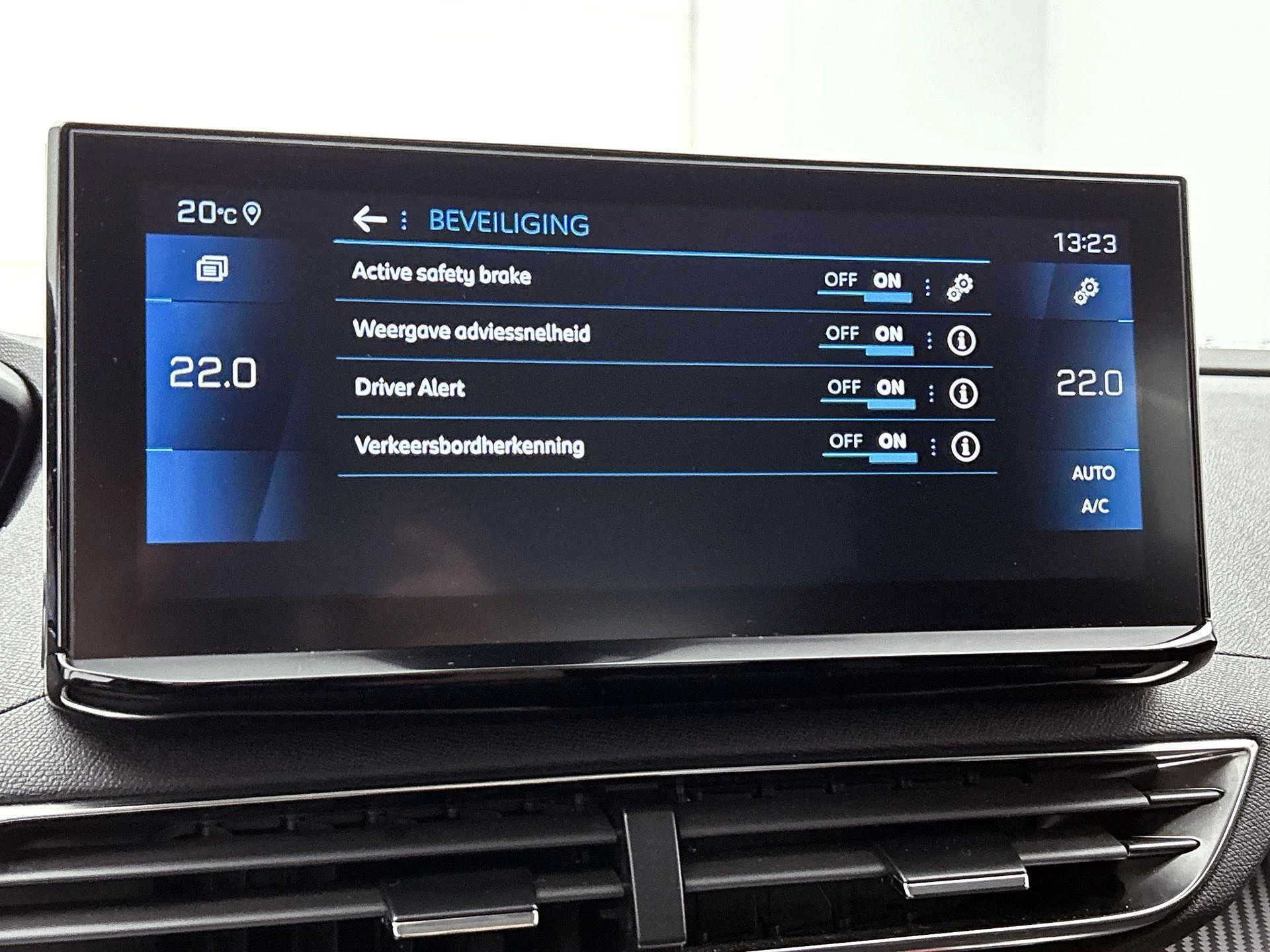 Peugeot-5008-image-14