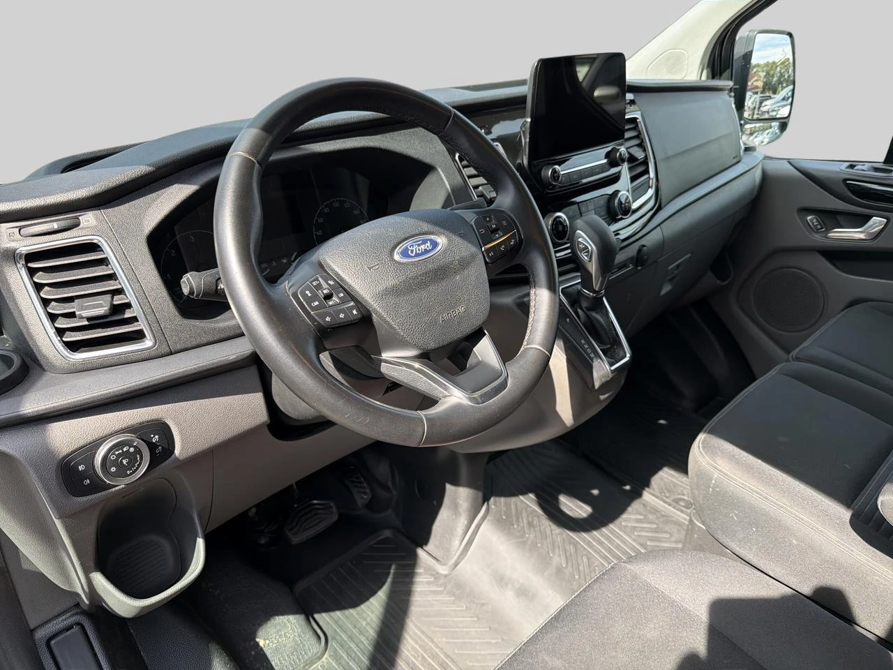 Ford-Transit Custom-image-8