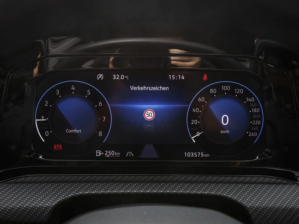 Volkswagen-Golf-image-12