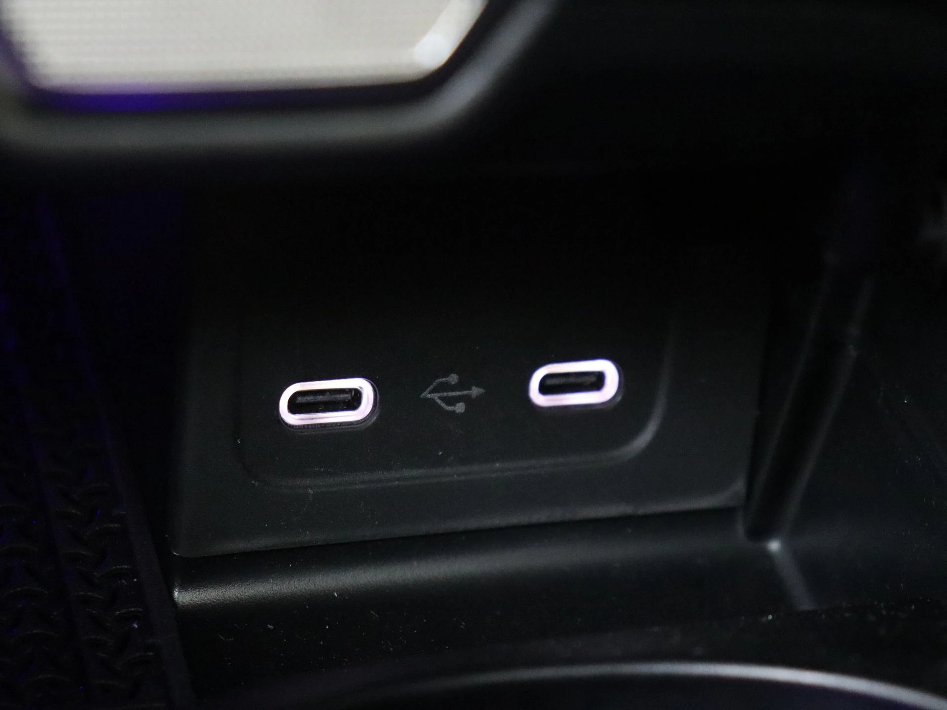 Mercedes-Benz-C-Klasse-image-23