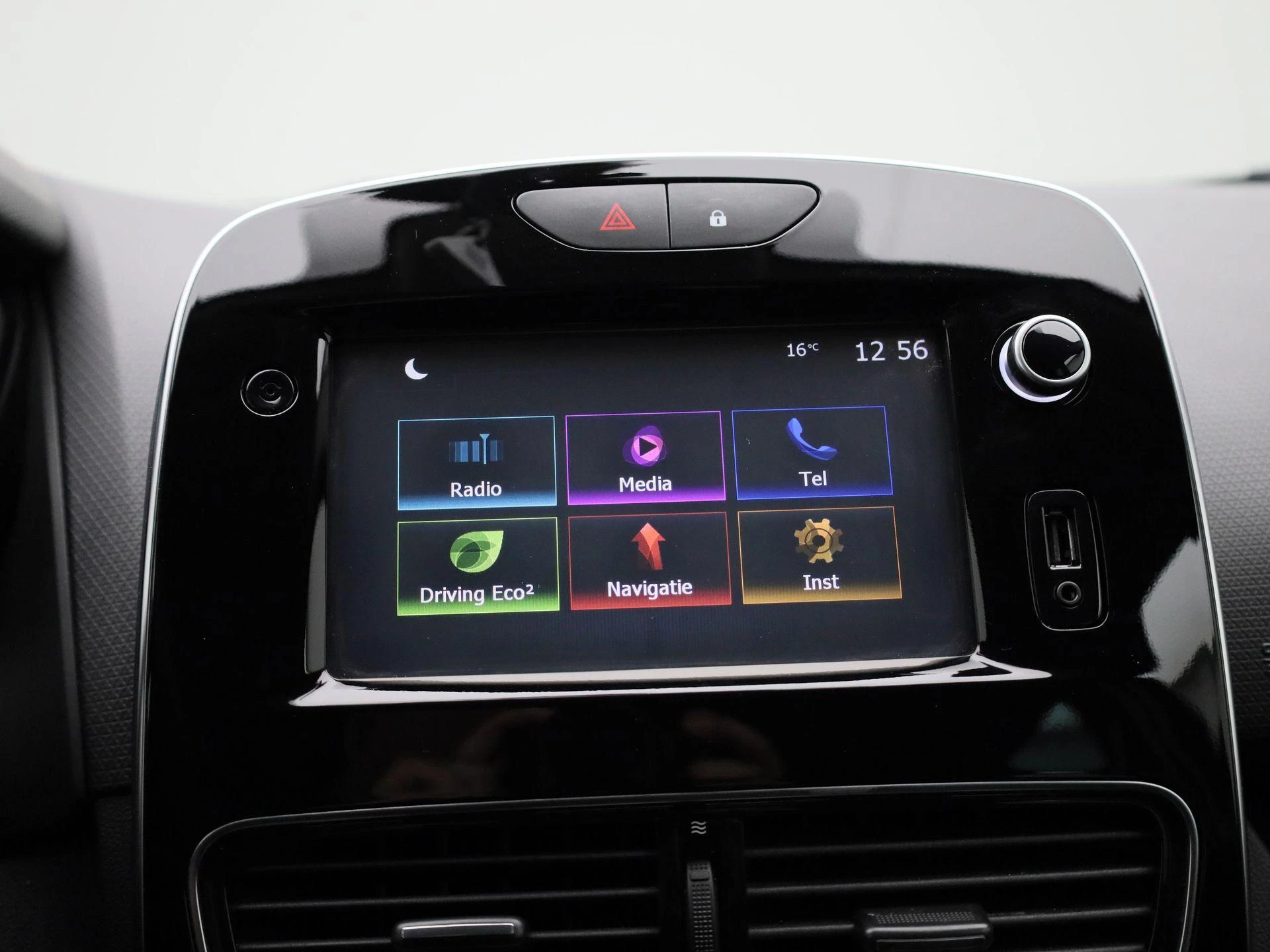 Renault-Clio-image-18
