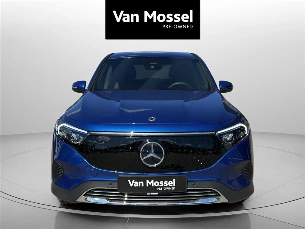 Mercedes-Benz-EQB-image-1