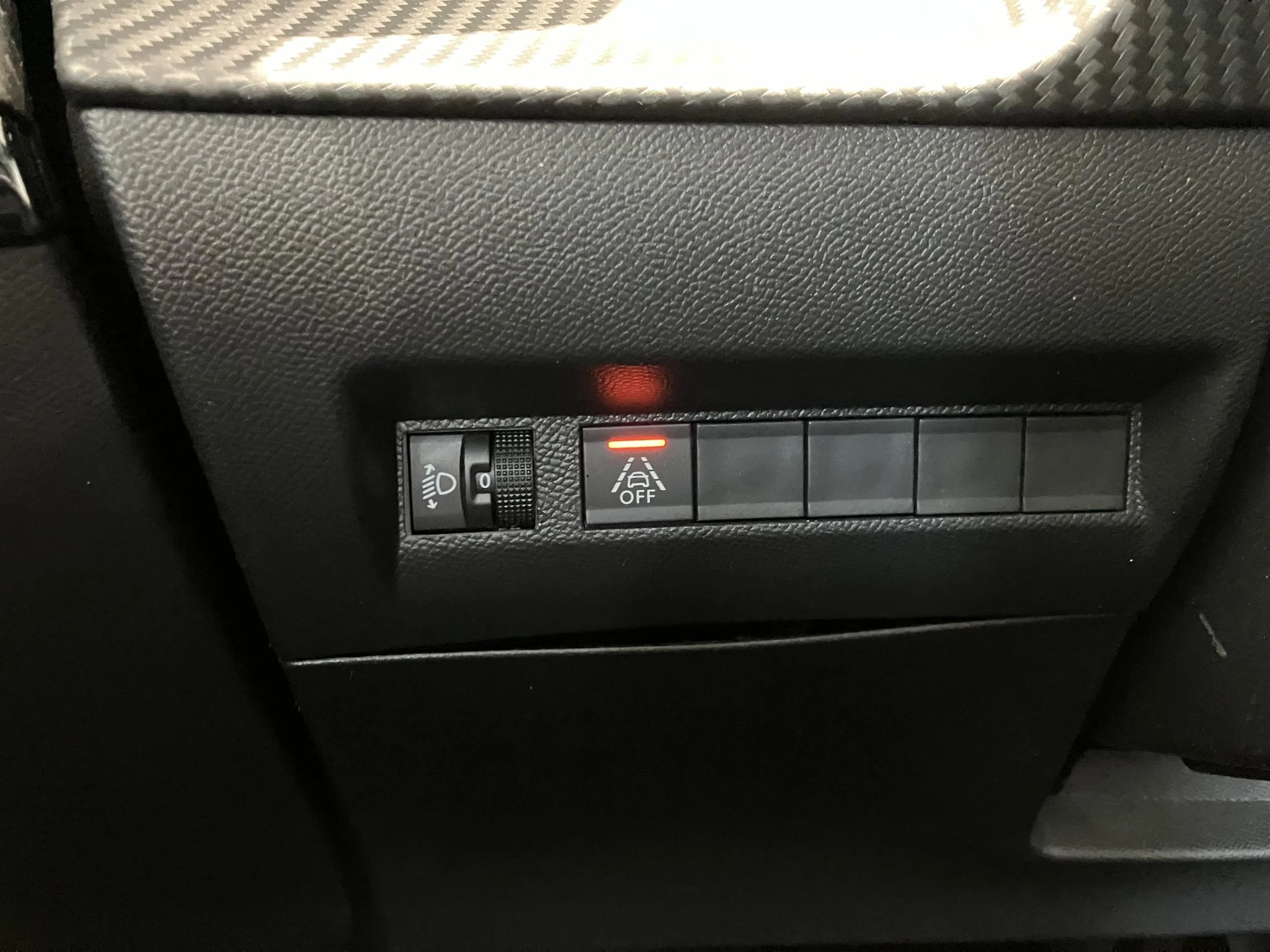 Peugeot-e-208-image-19