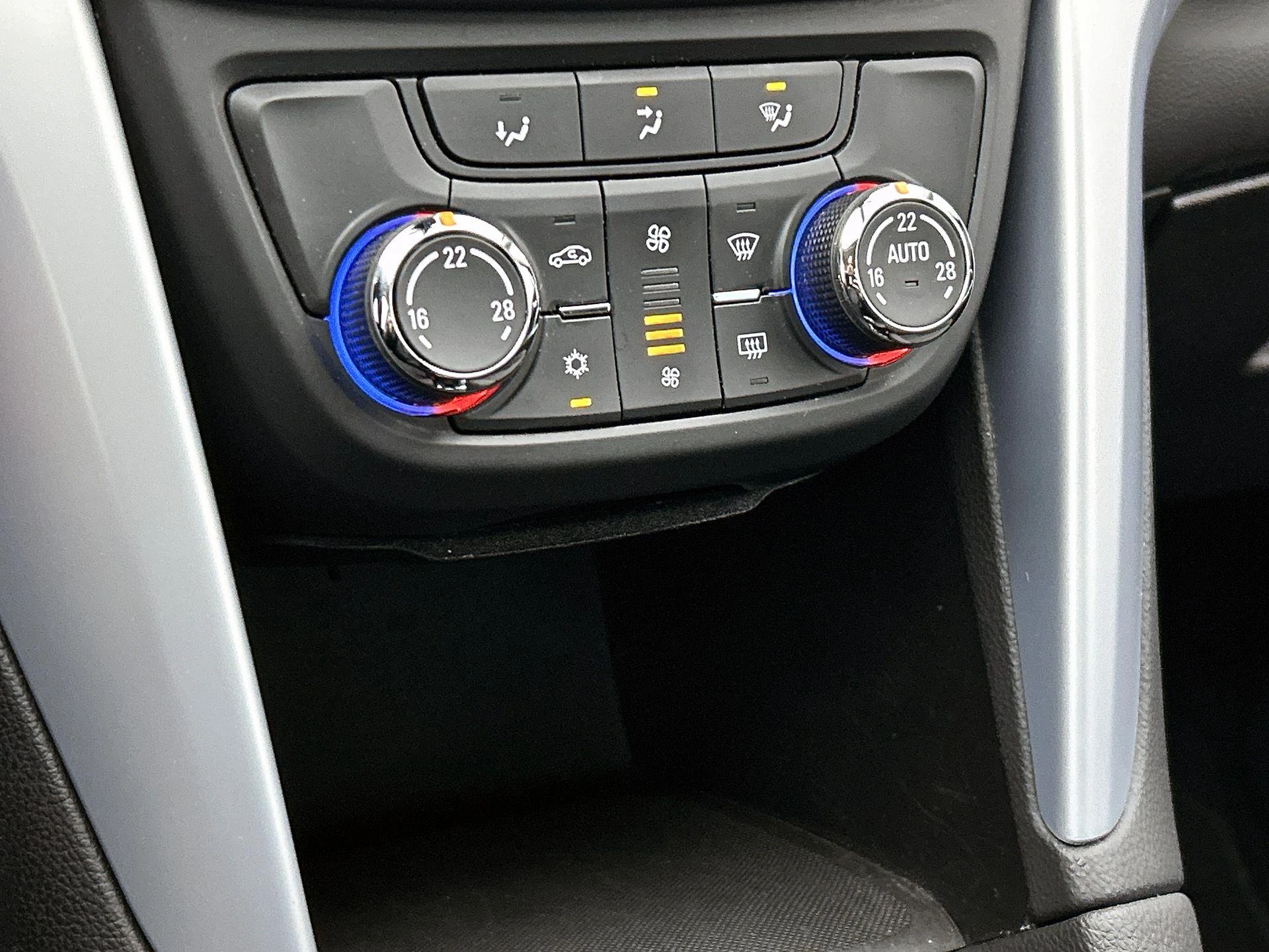 Opel-Zafira-image-26