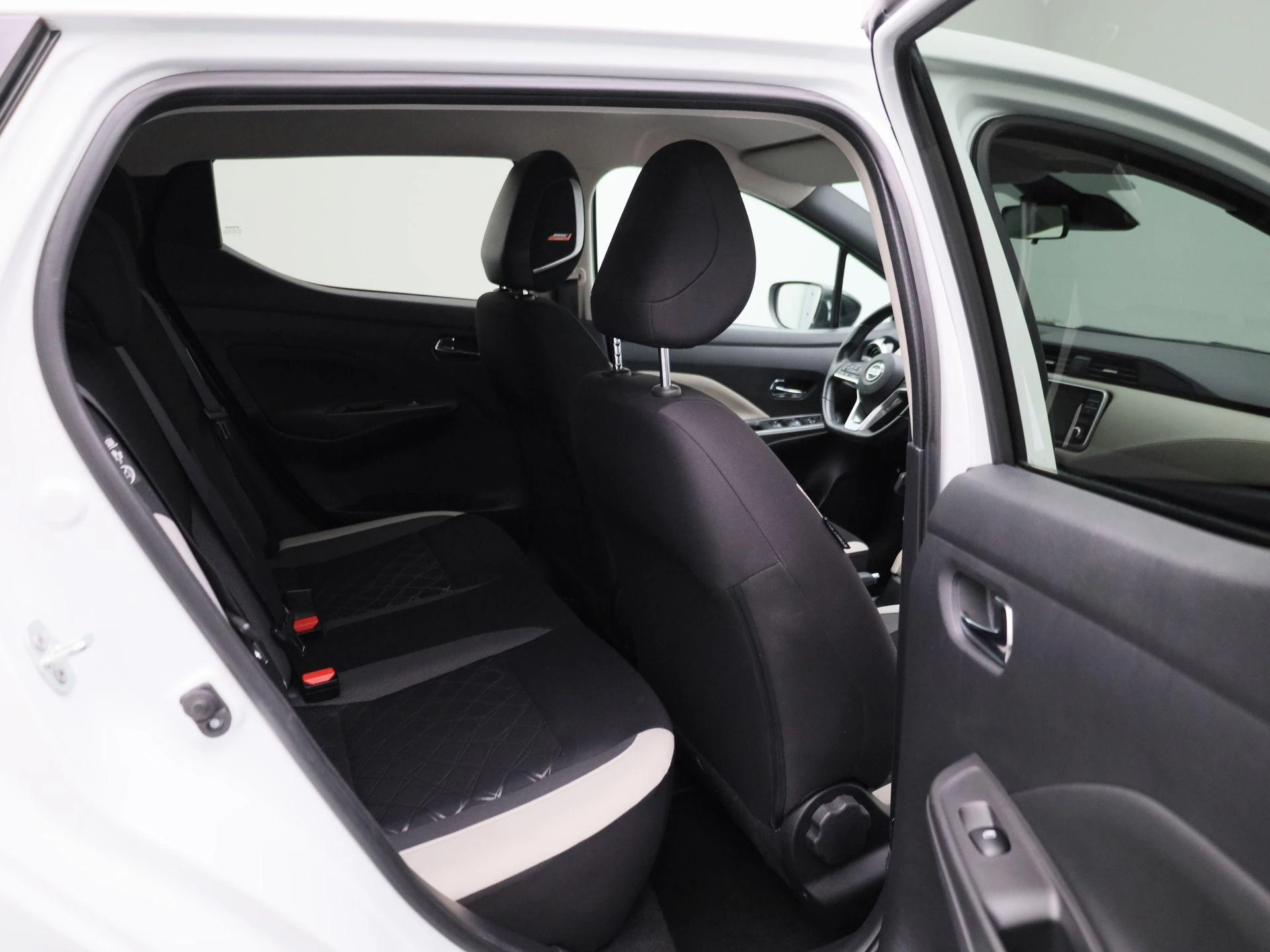 Nissan-Micra-image-32