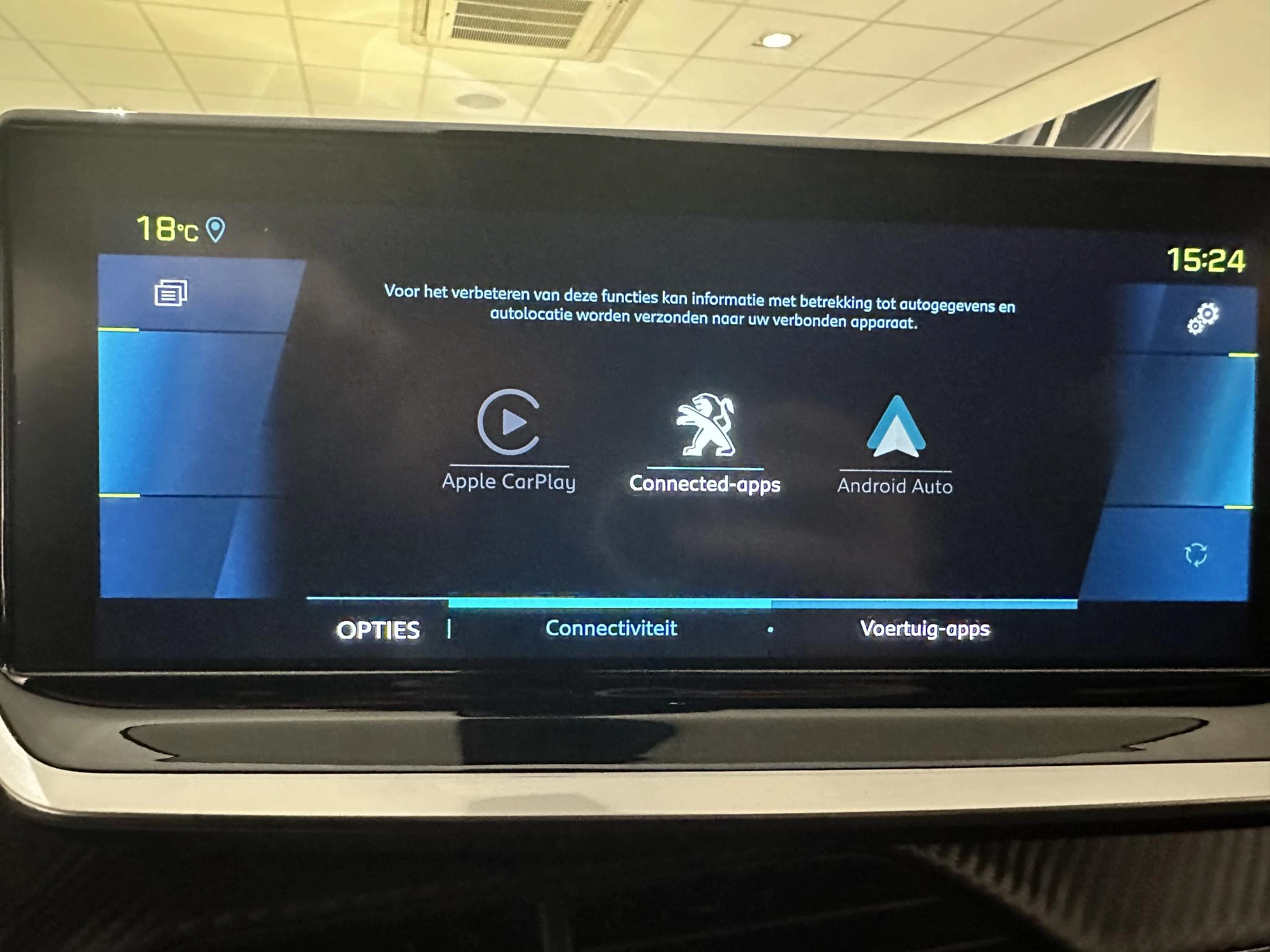 Peugeot-e-2008-image-8