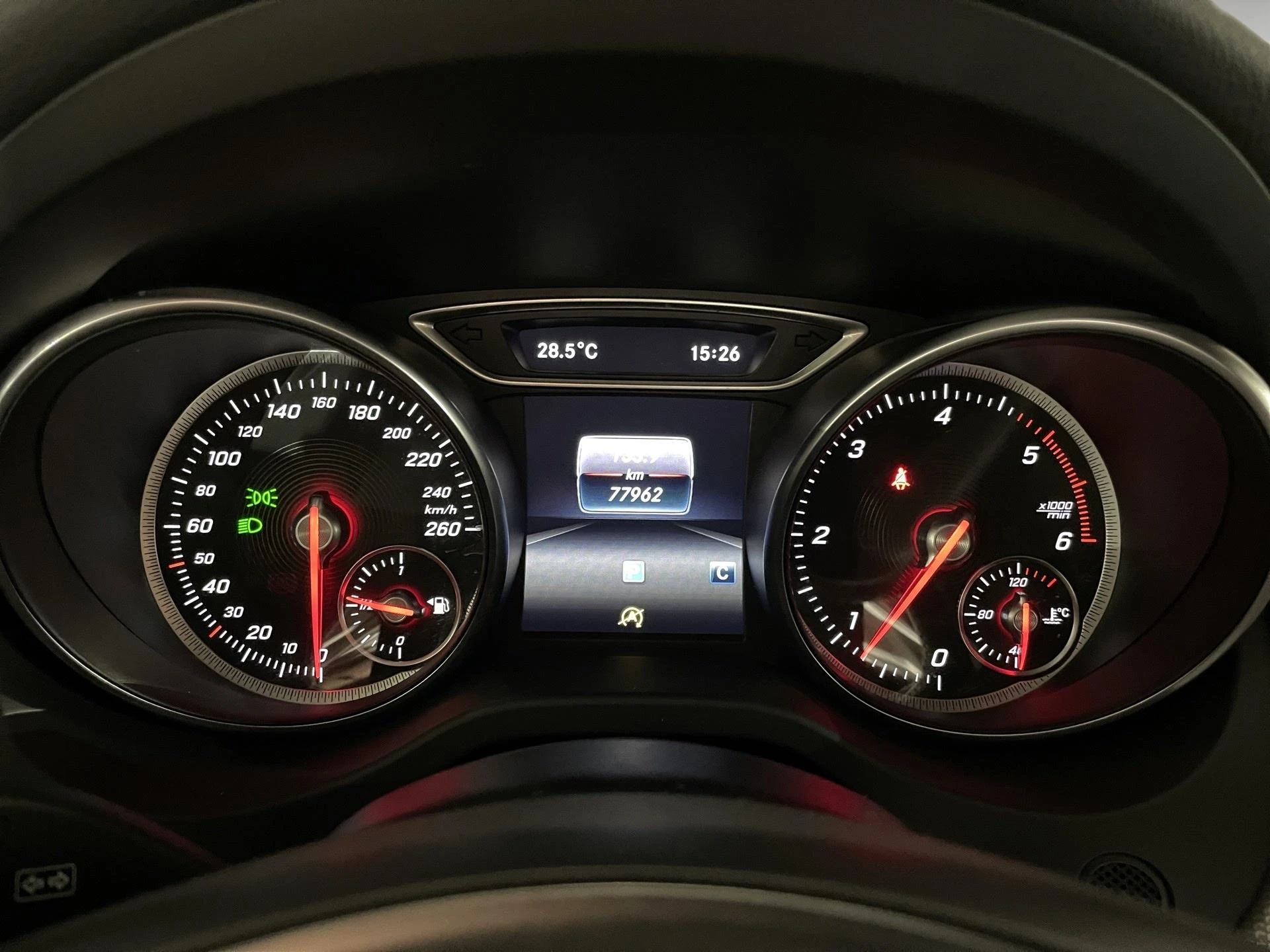 Mercedes-Benz-GLA-image-1