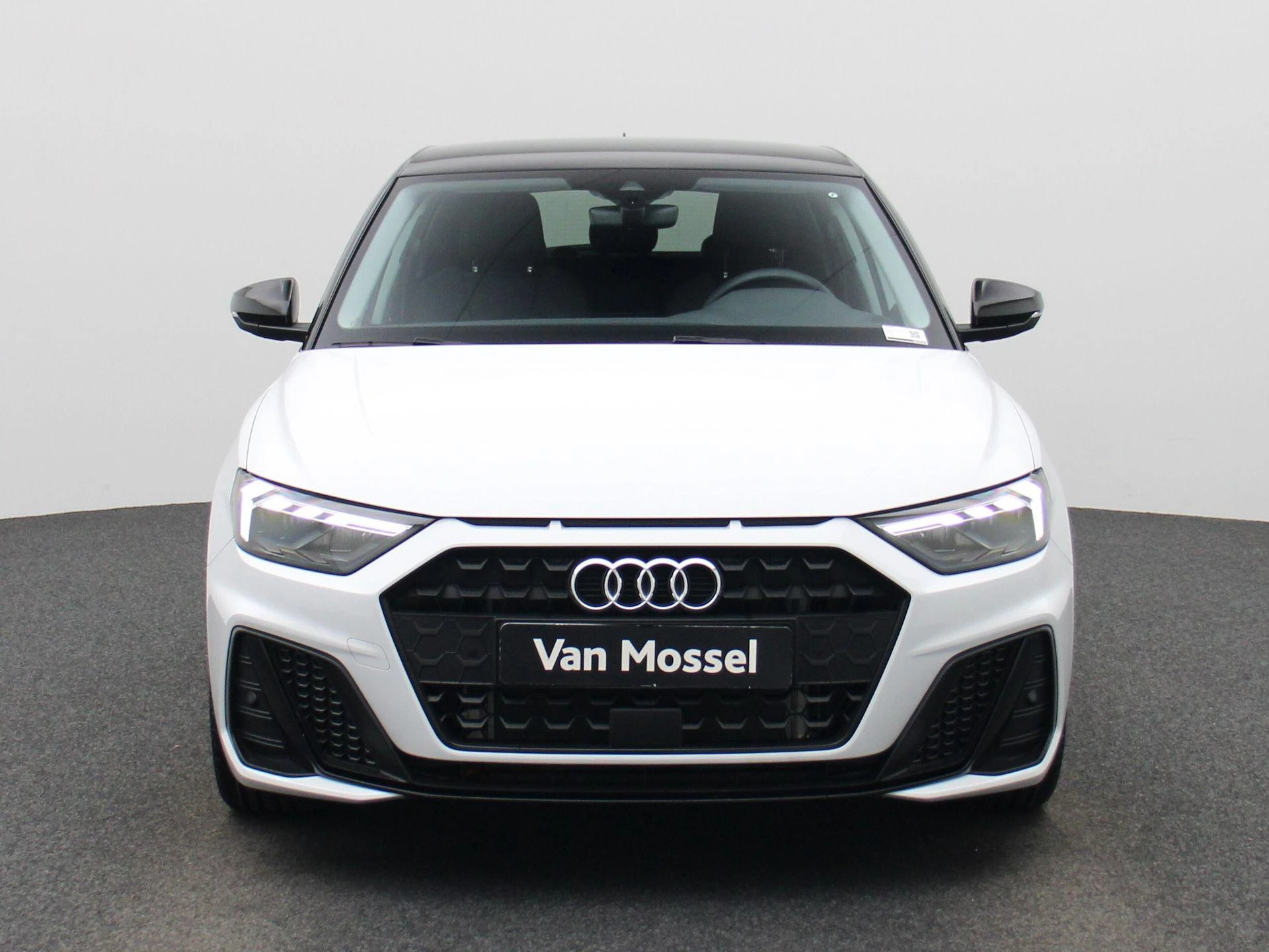 Audi-A1 Sportback-image-2