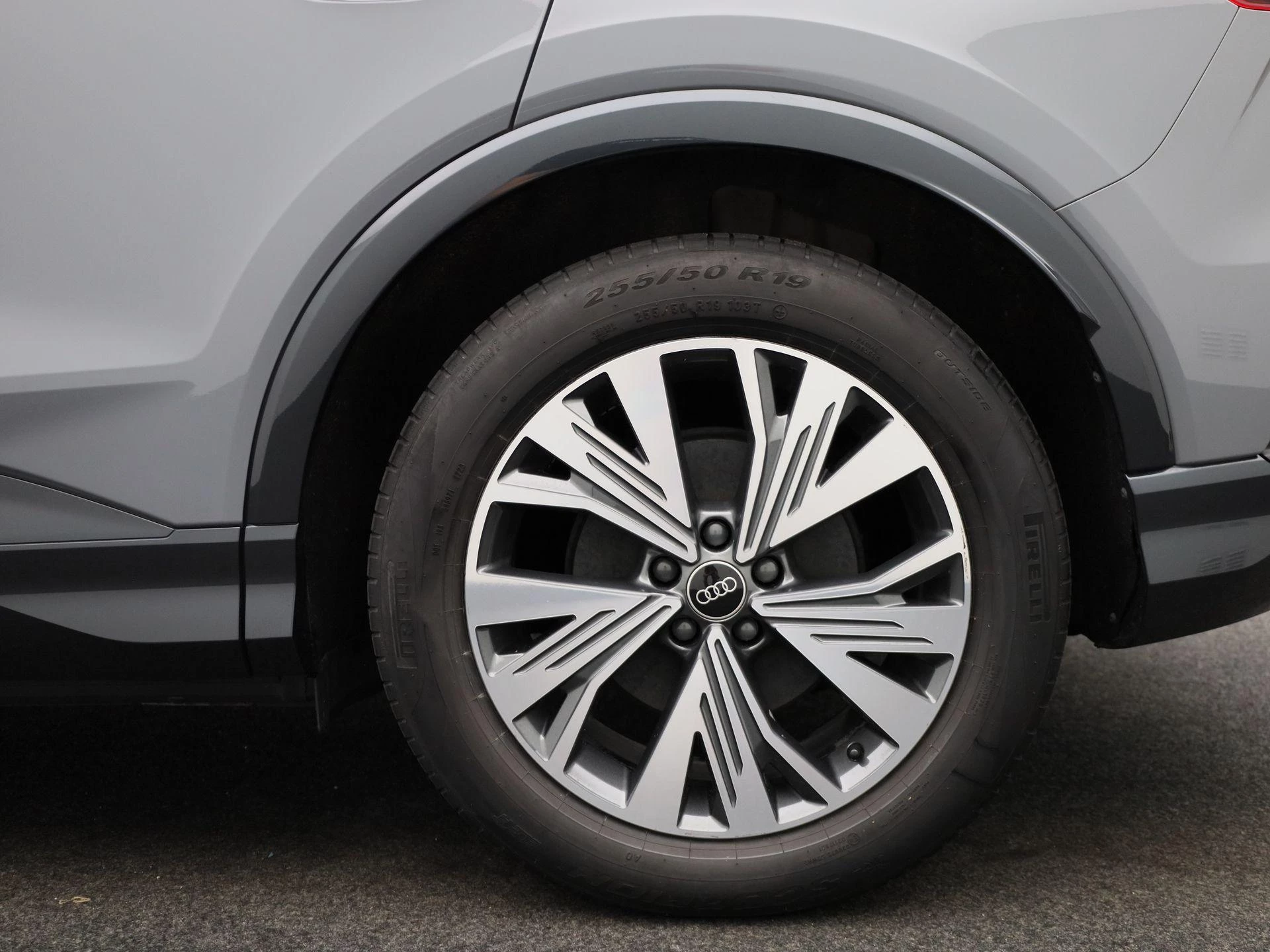 Audi-Q4 e-tron-image-12