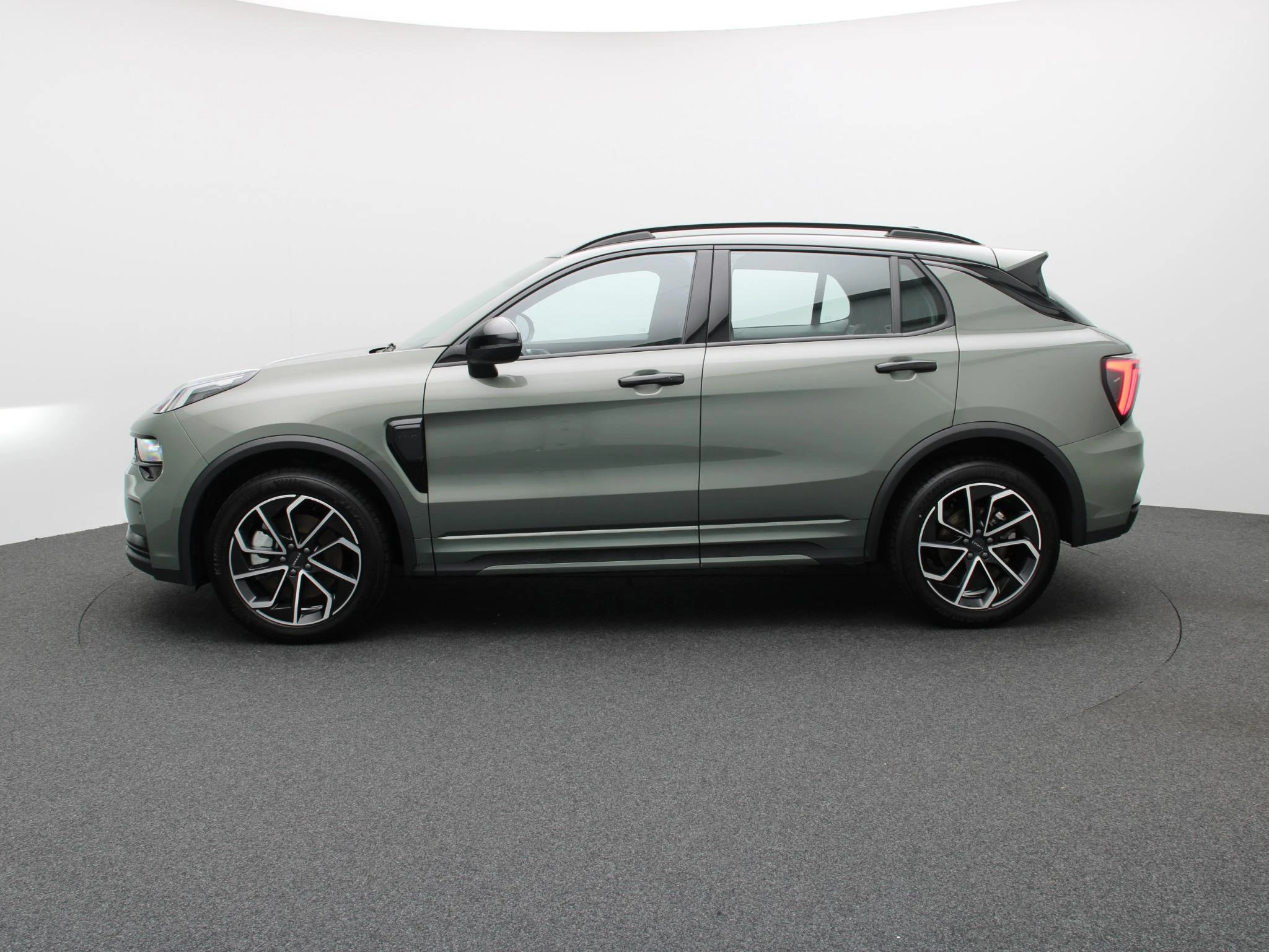 Lynk & Co-01-image-5