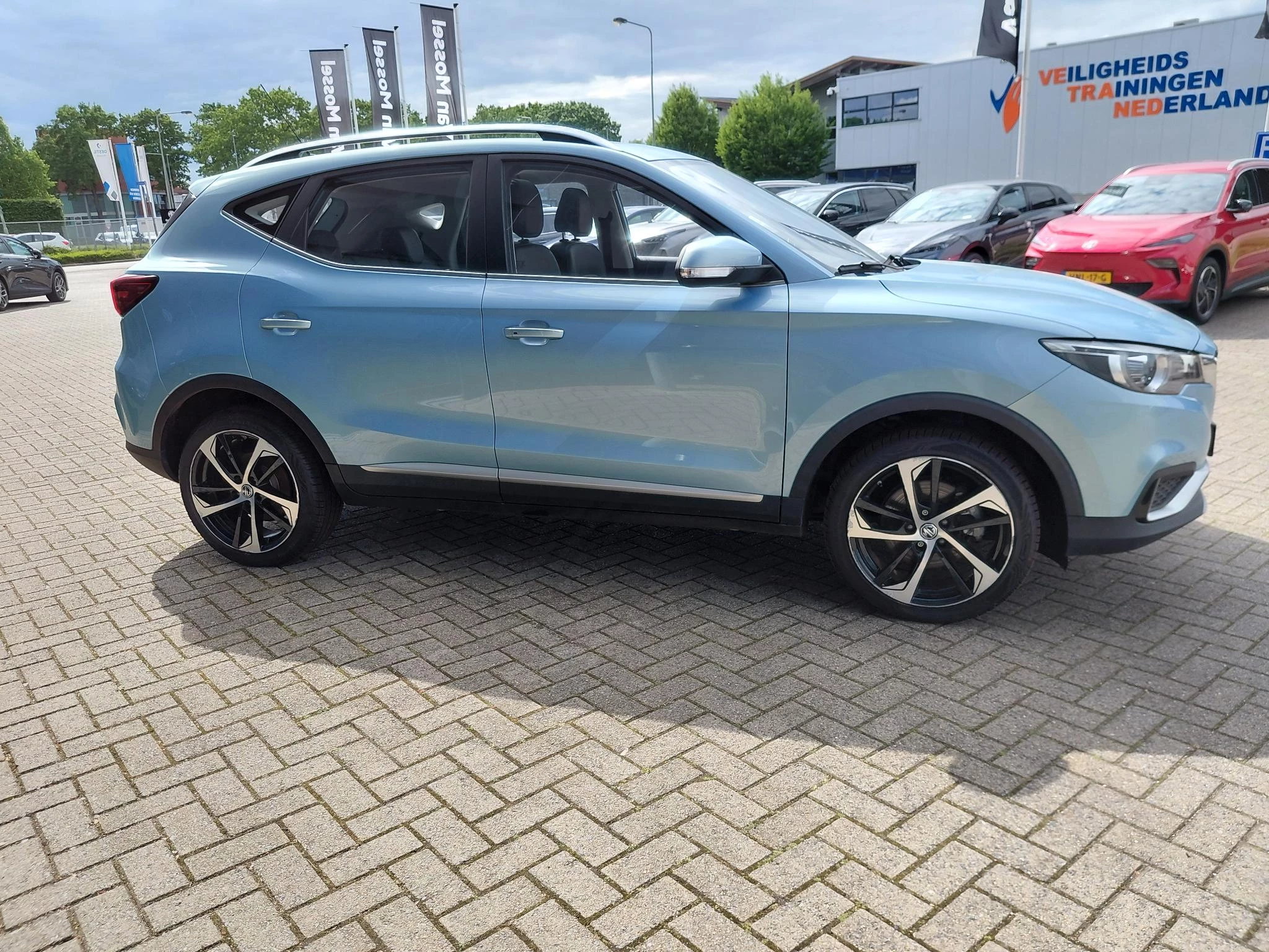 MG-ZS EV-image-6