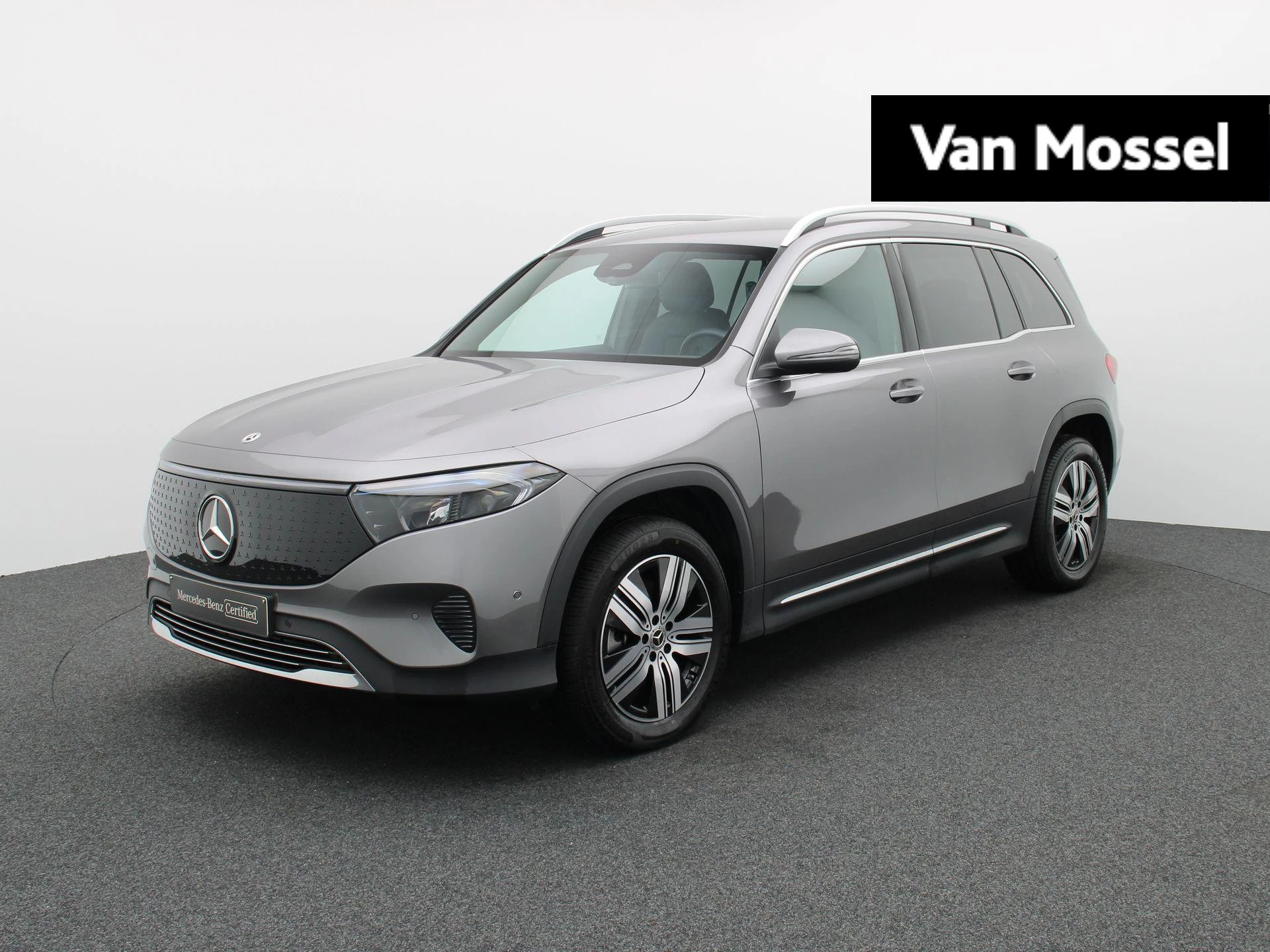 Mercedes-Benz-EQB-image-0