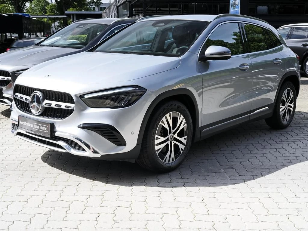 Mercedes-Benz-GLA 200 d-image-6