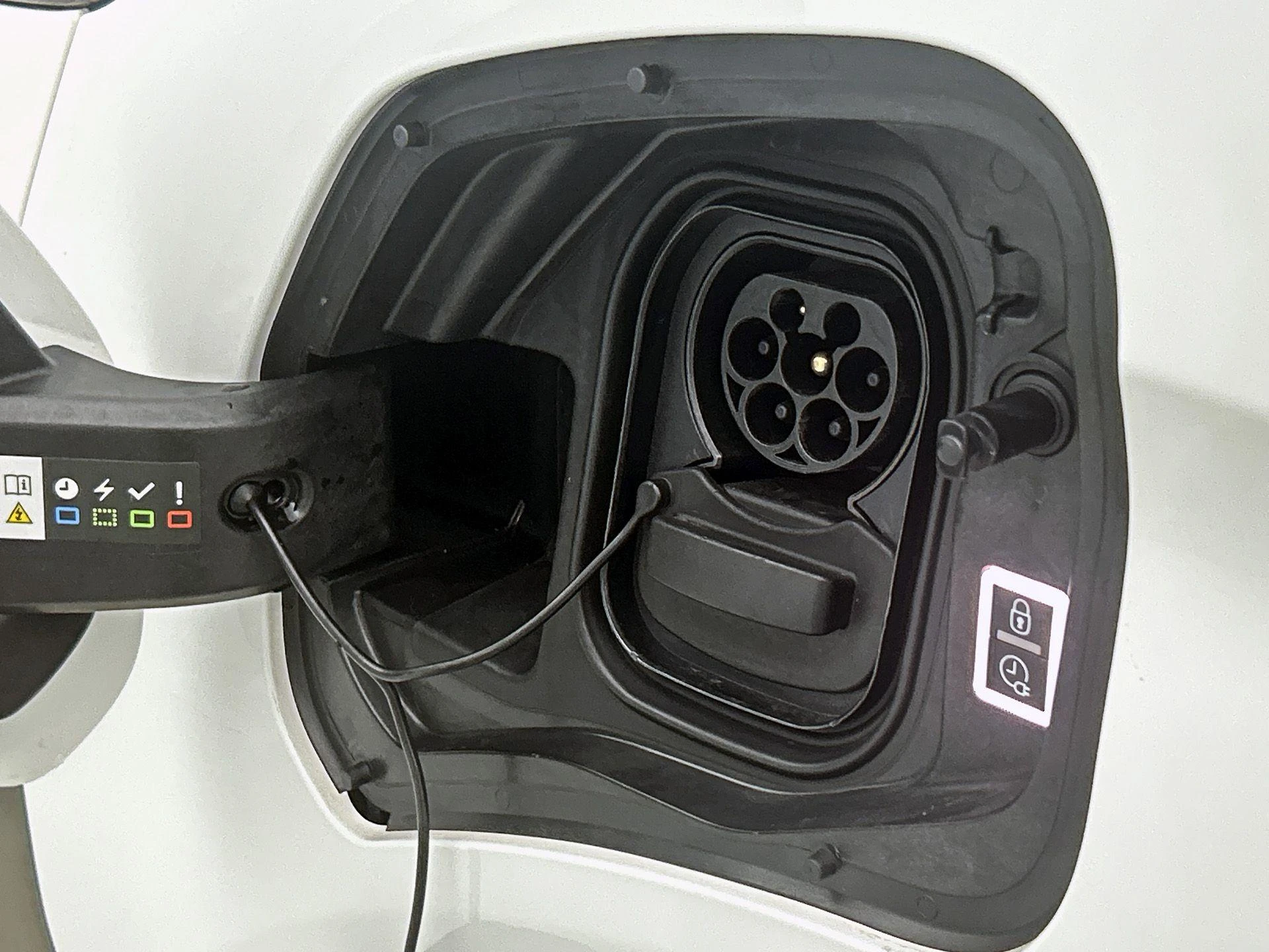 Opel-Vivaro-e-image-11