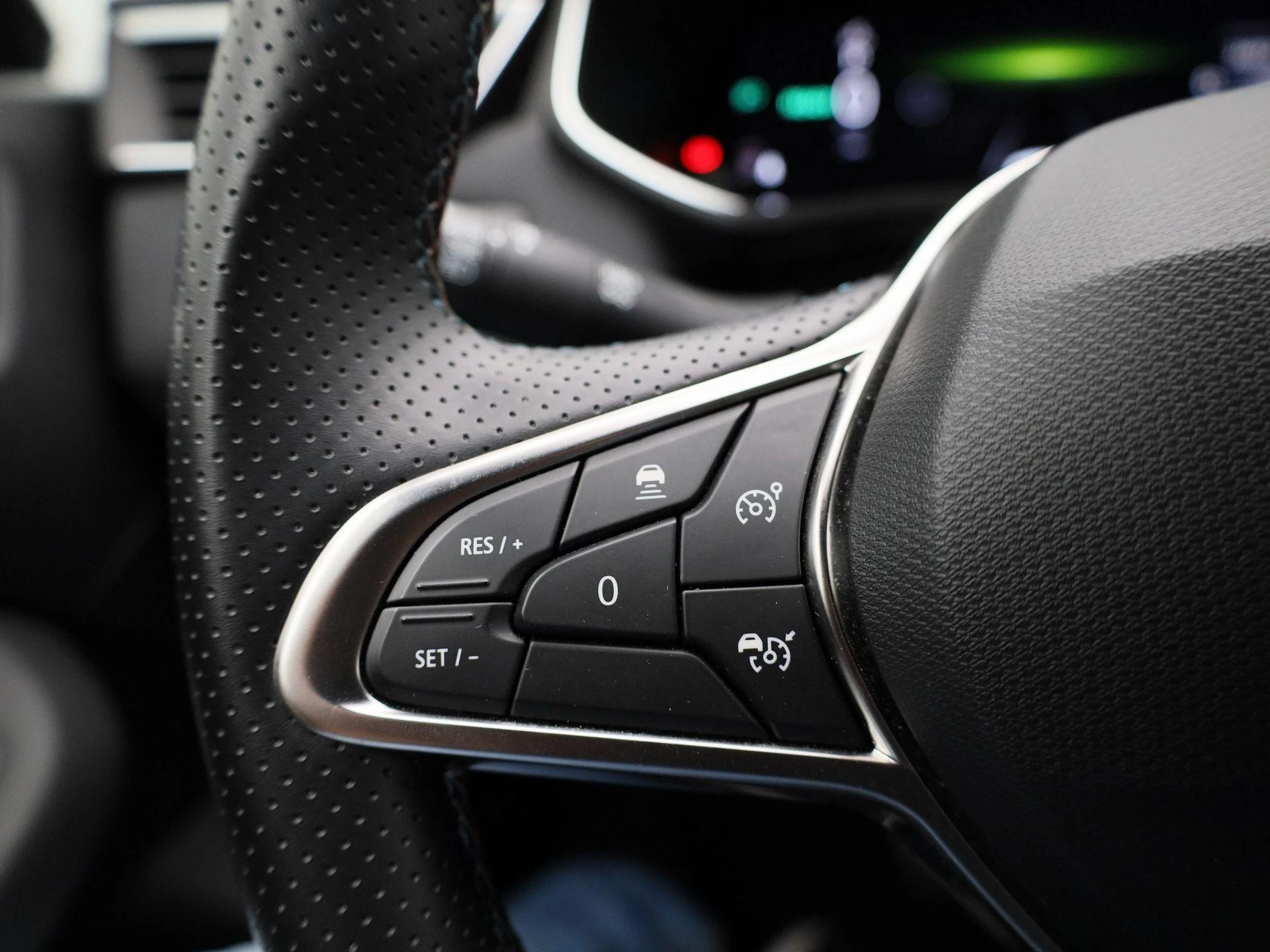Renault-Clio-image-16