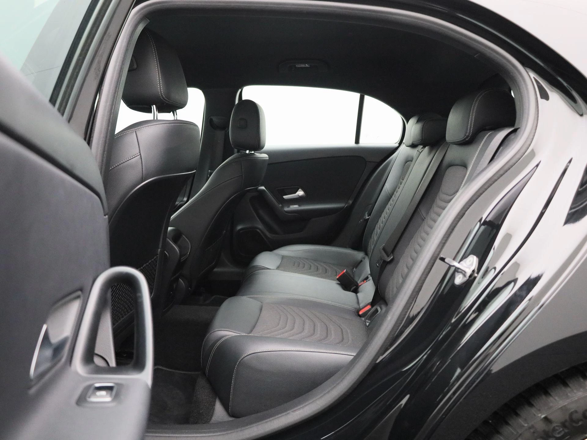 Mercedes-Benz-A-Klasse-image-11