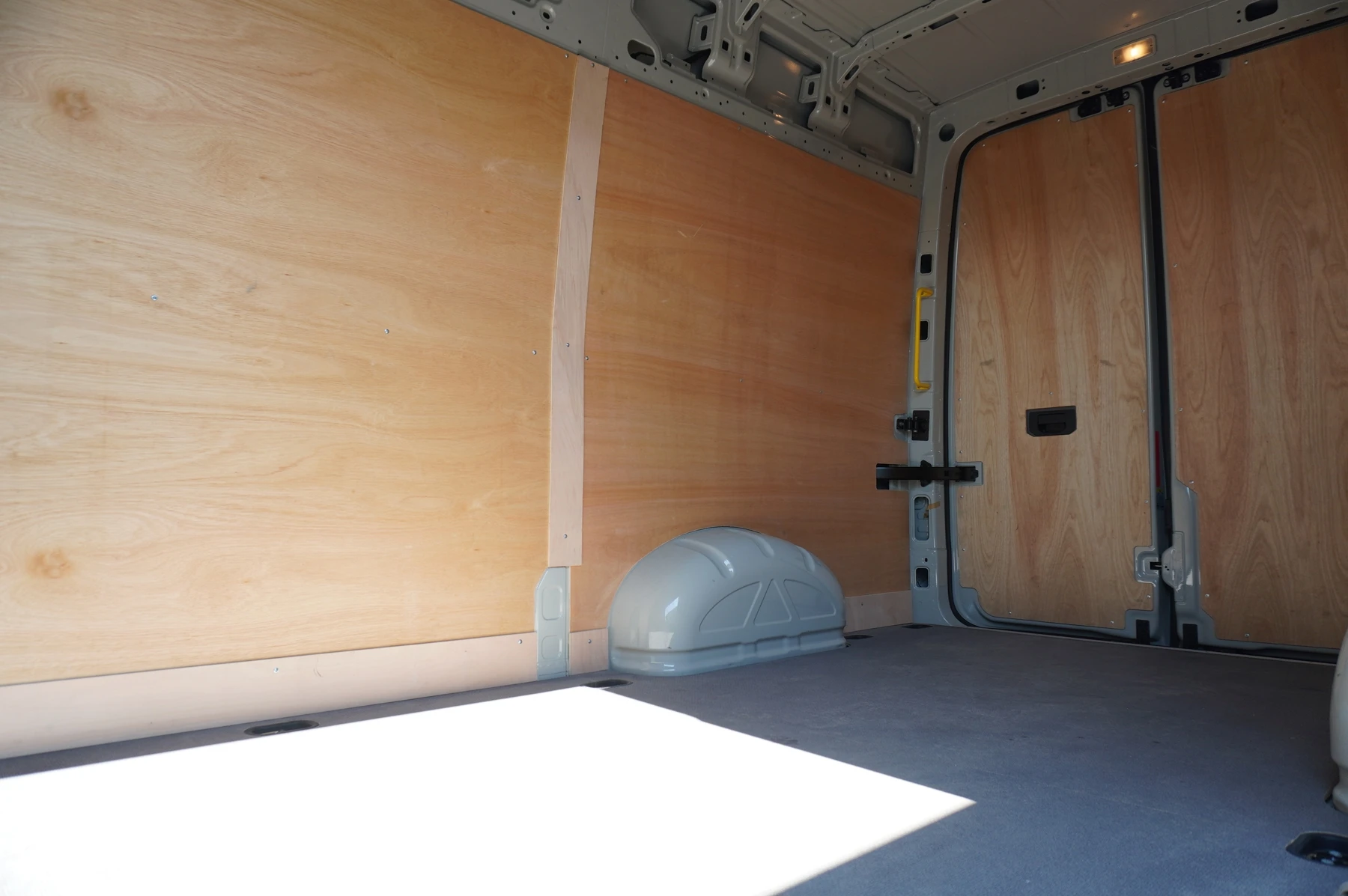 Volkswagen-Crafter-image-12