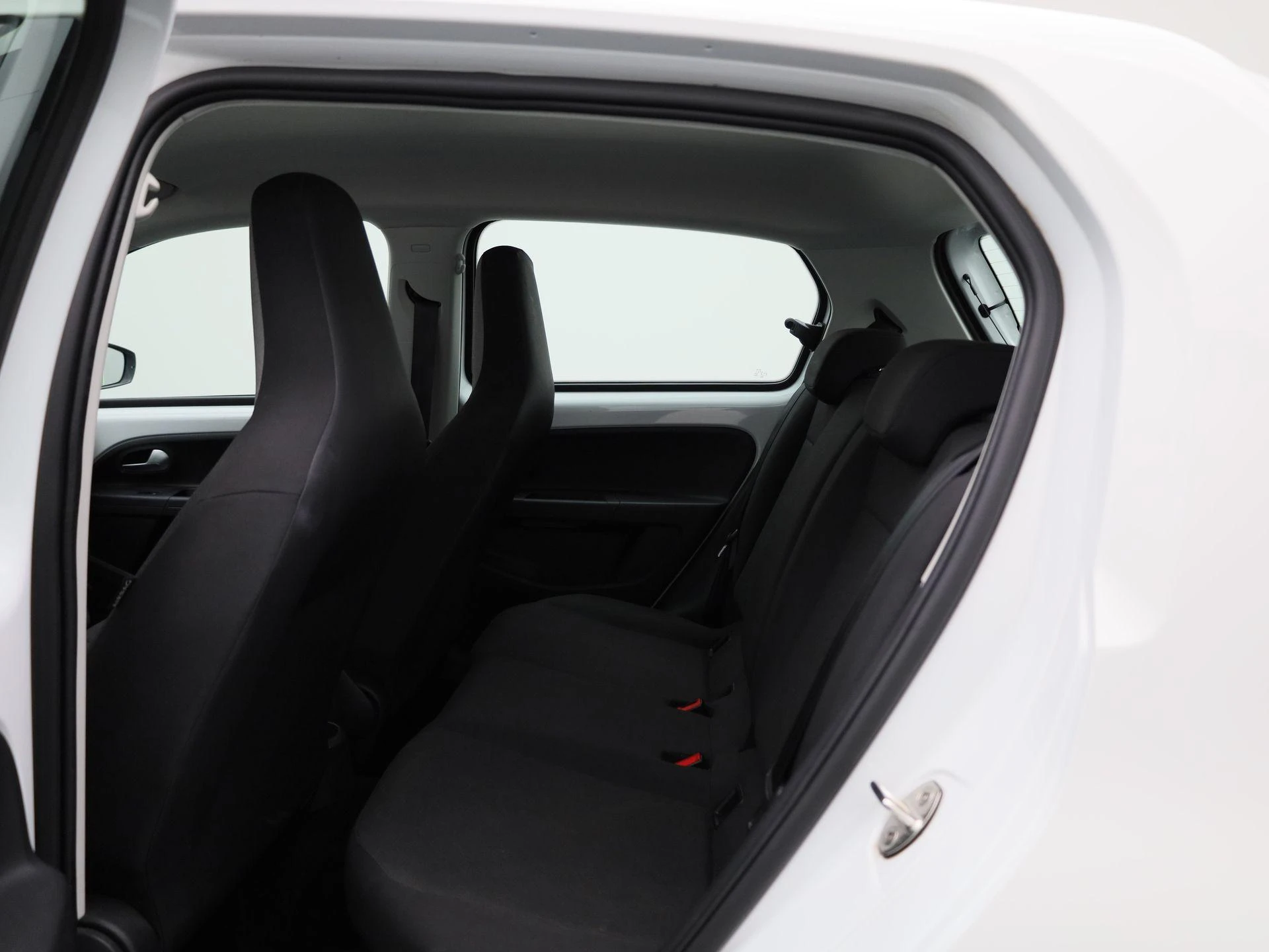 Volkswagen-up!-image-9