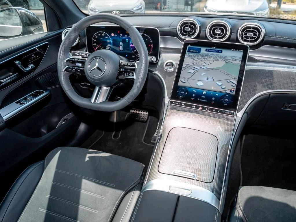 Mercedes-Benz-GLC 300 d-image-9