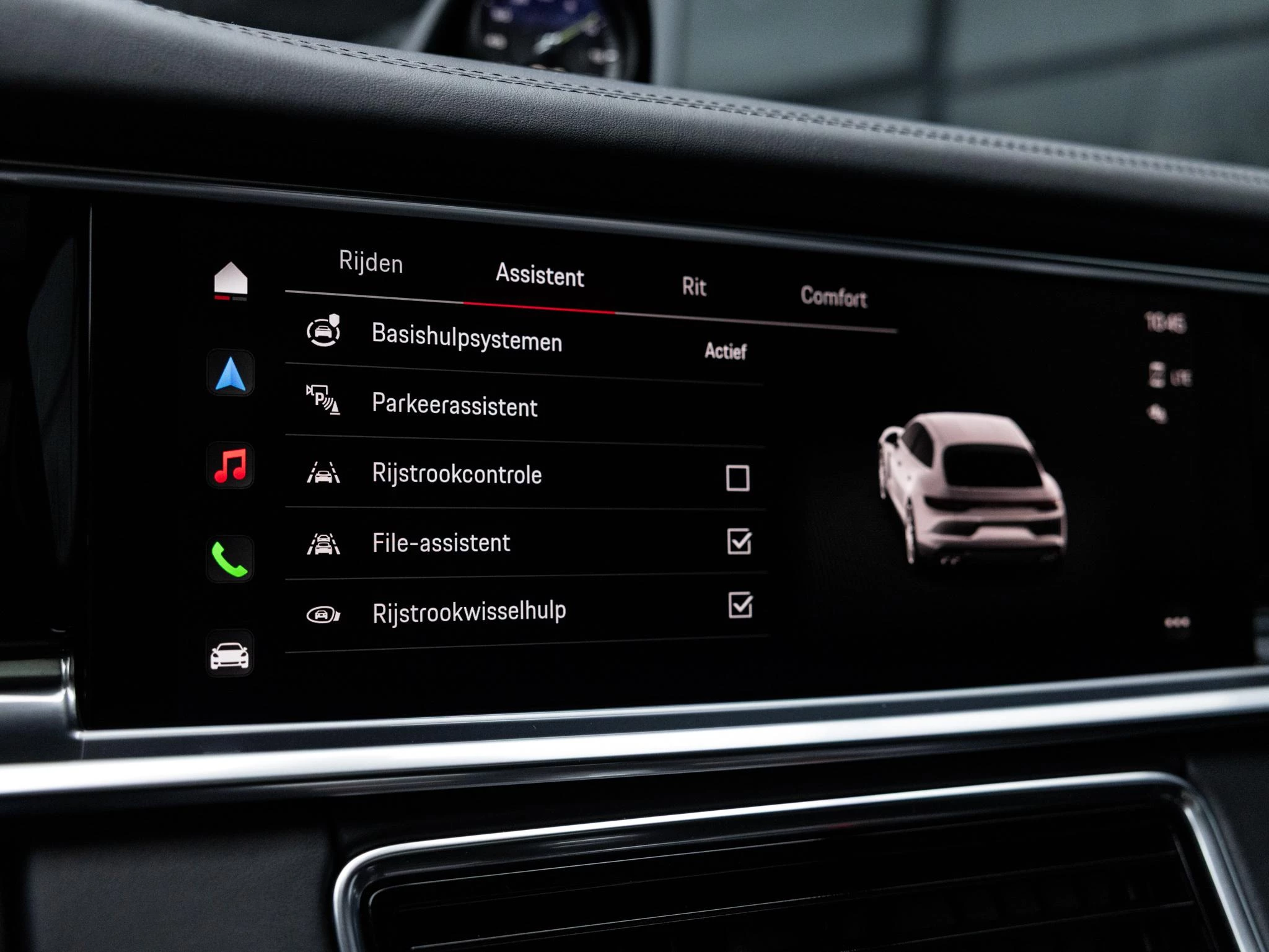 Porsche-Panamera-image-40