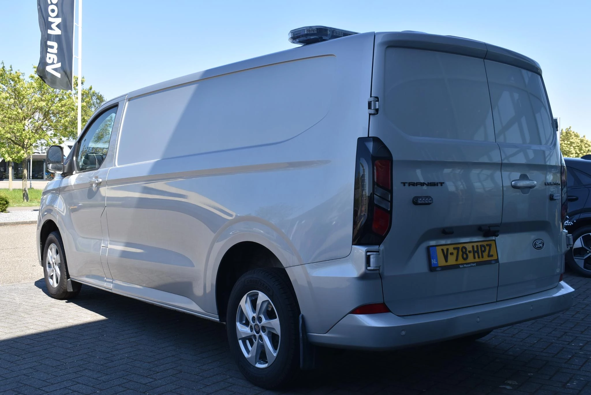 Ford-Transit Custom-image-6
