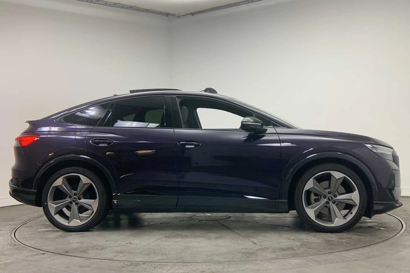 Audi-Q4 Sportback e-tron-image-3