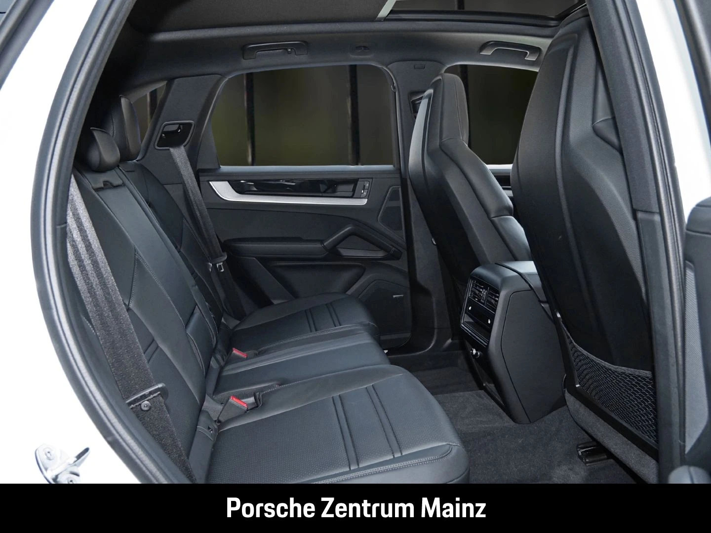 Porsche-Cayenne-image-4