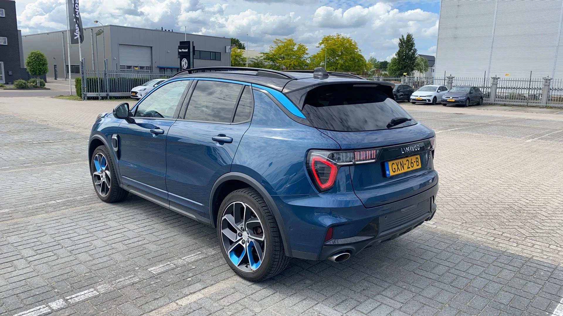 Lynk & Co 01