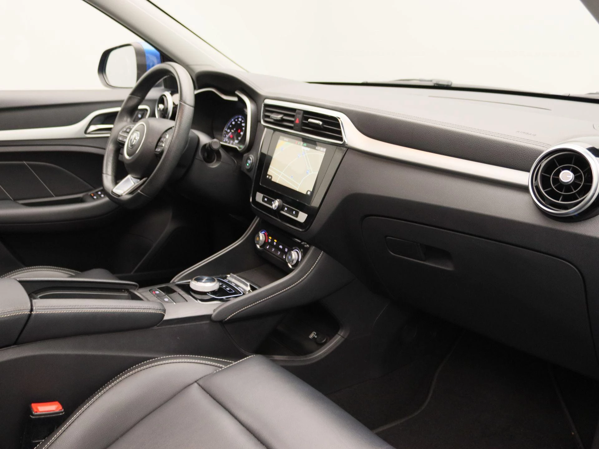 MG-ZS EV-image-25